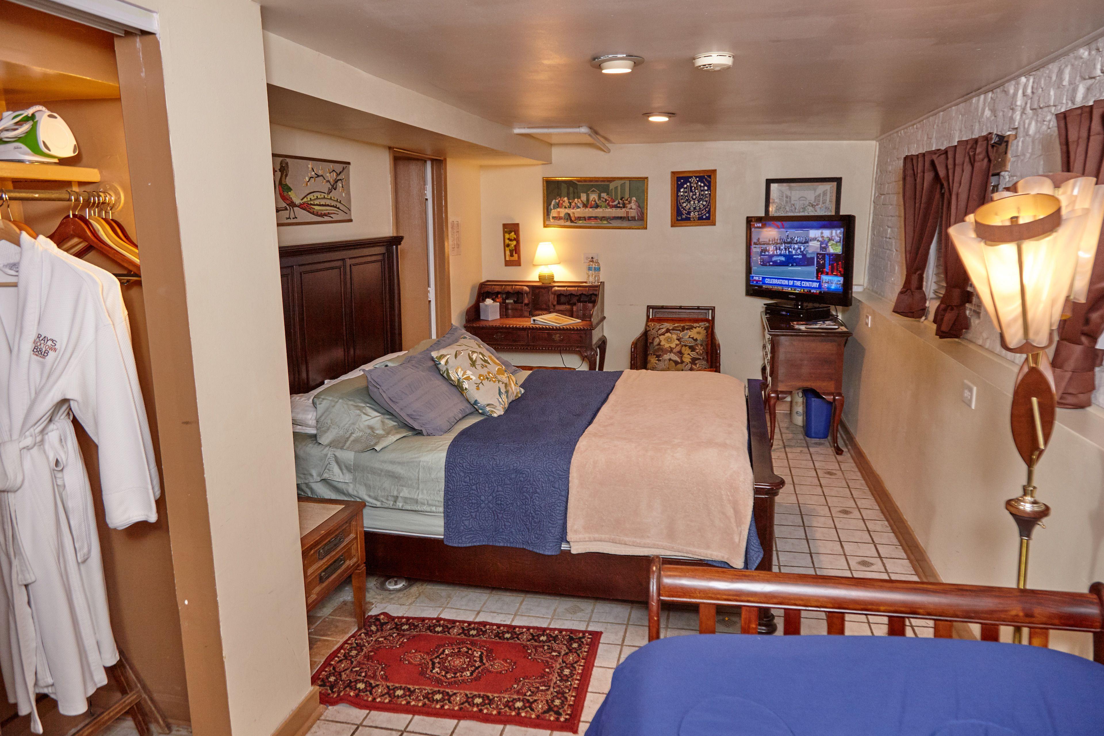 Ray's Bucktown Bed & Breakfast