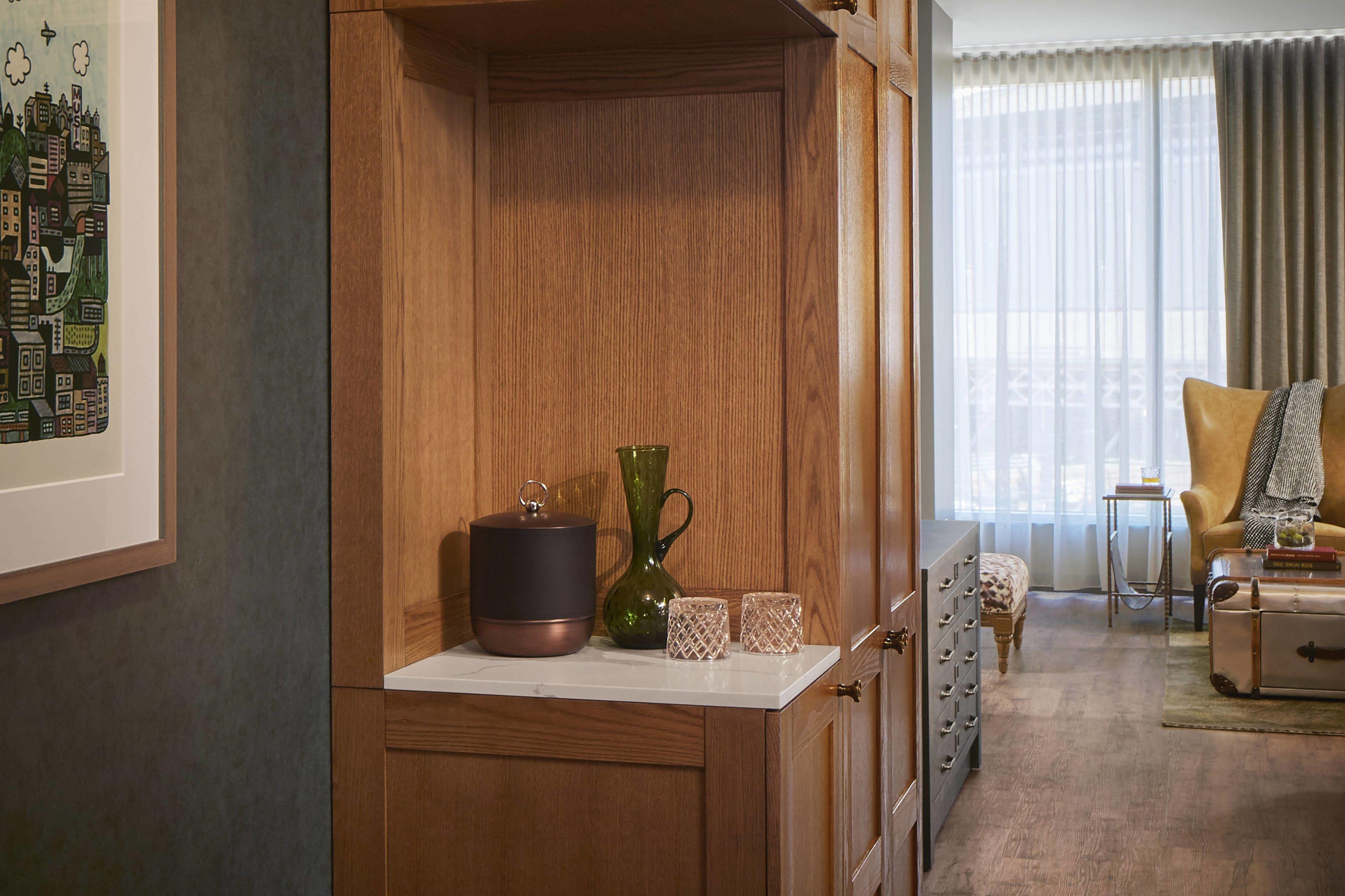 Hotel Zachary, Chicago, A Tribute Portfolio