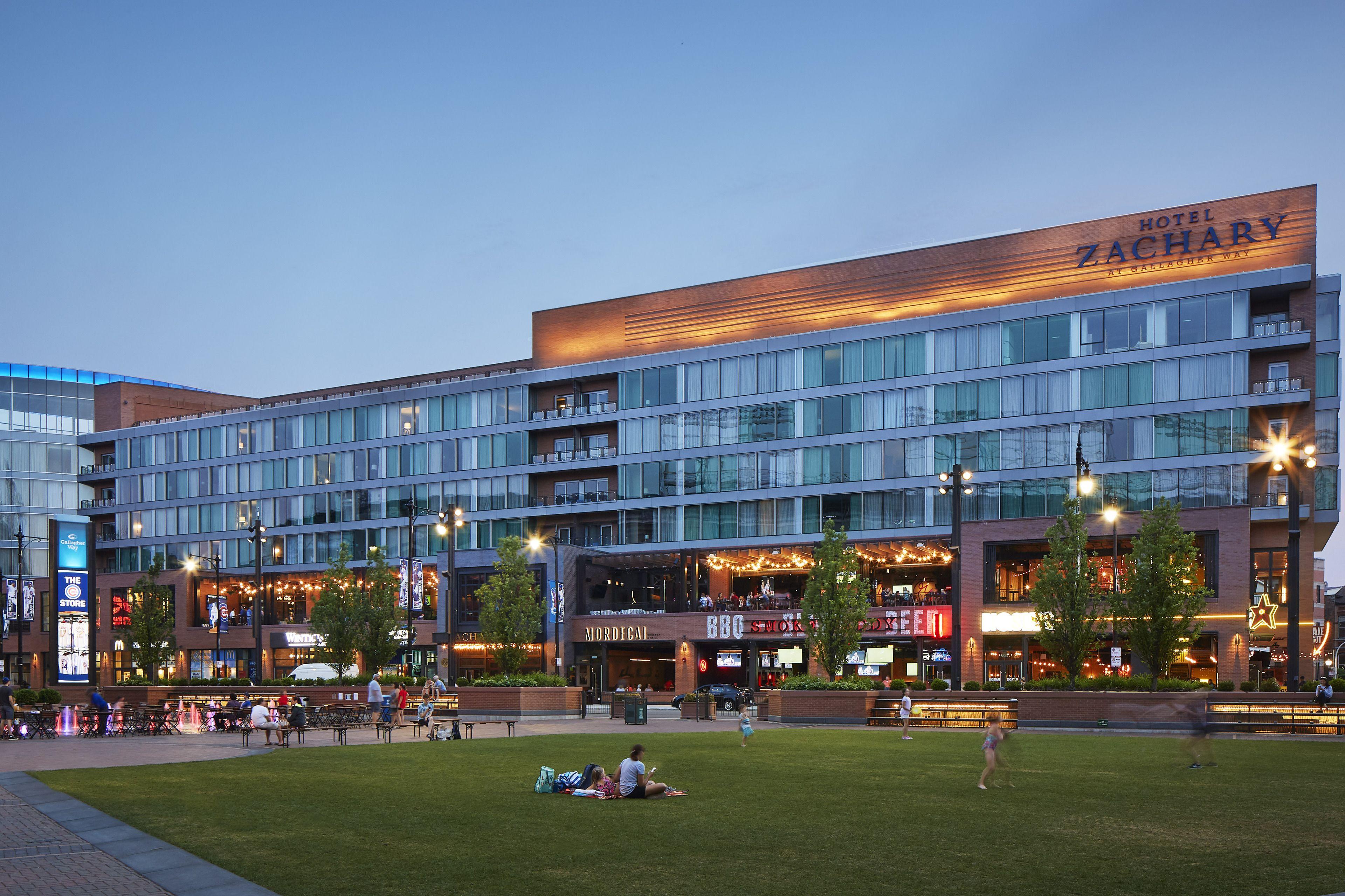 Zachary, Chicago, A Tribute Portfolio 4* Chicago