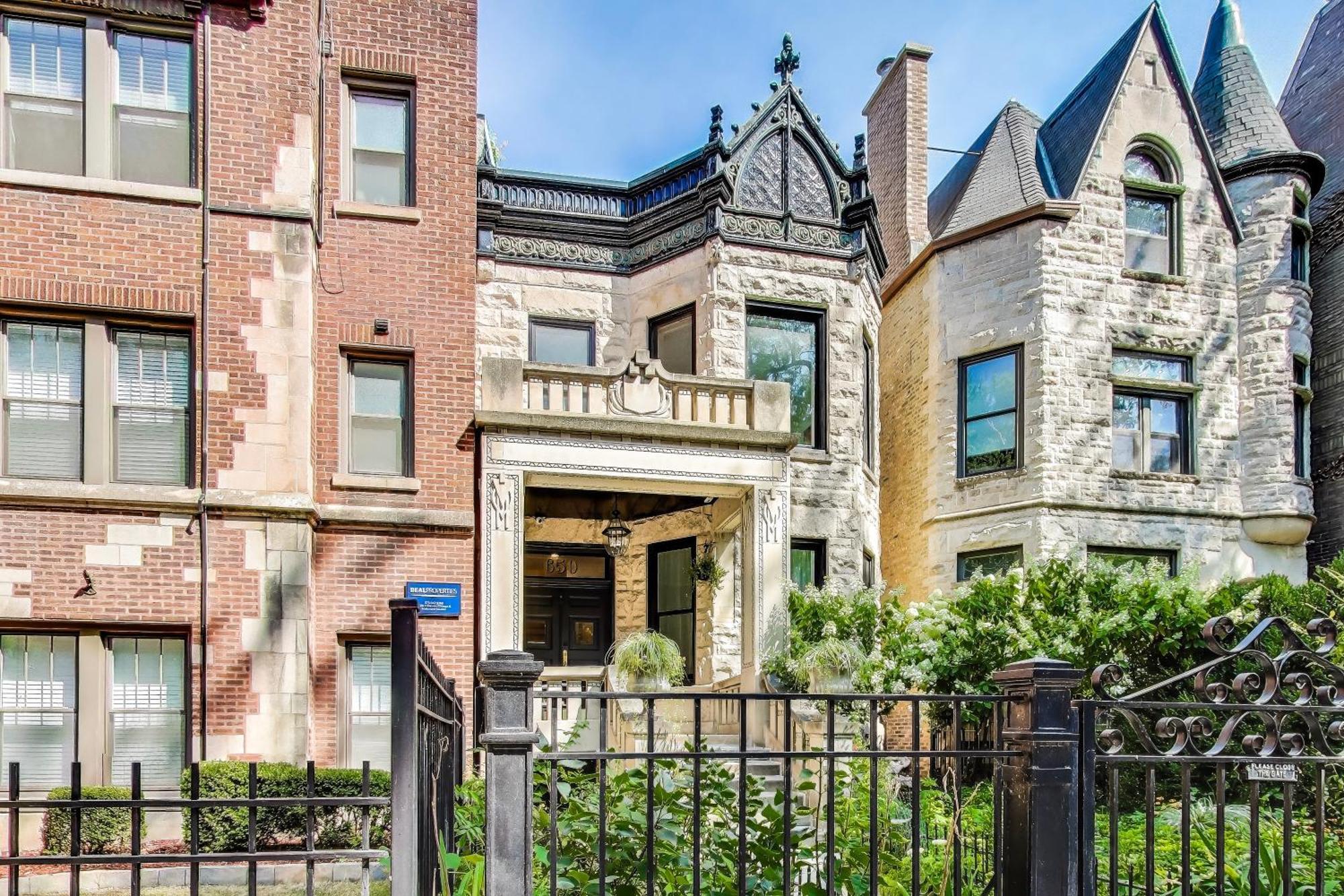 East Lincoln Park Gem Spacious 4 Br