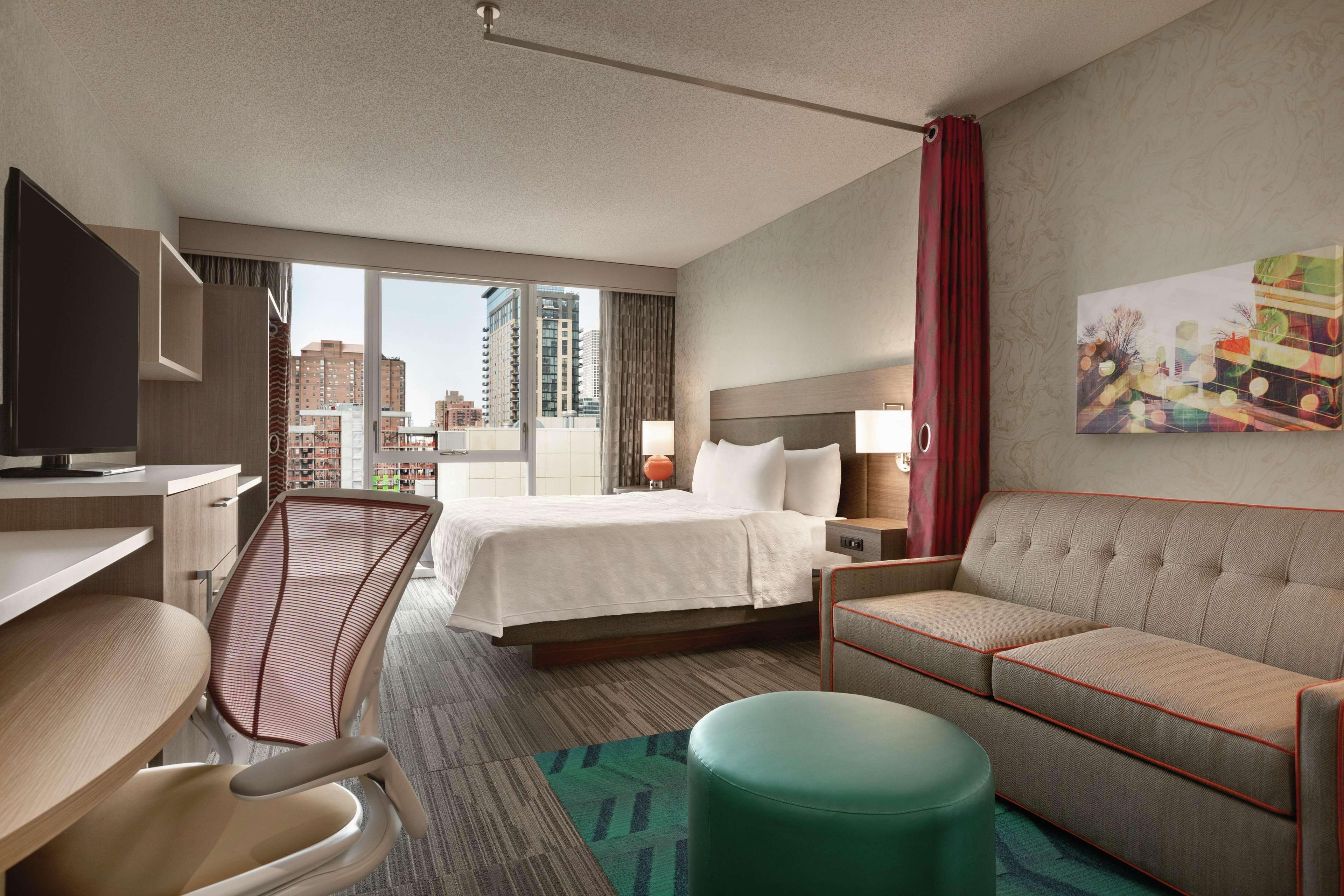 Home2 By Hilton River North Hotel 3*