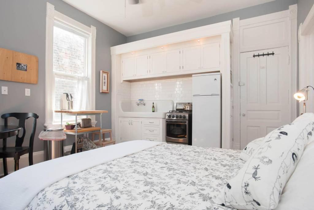 Iklektik House // Robin