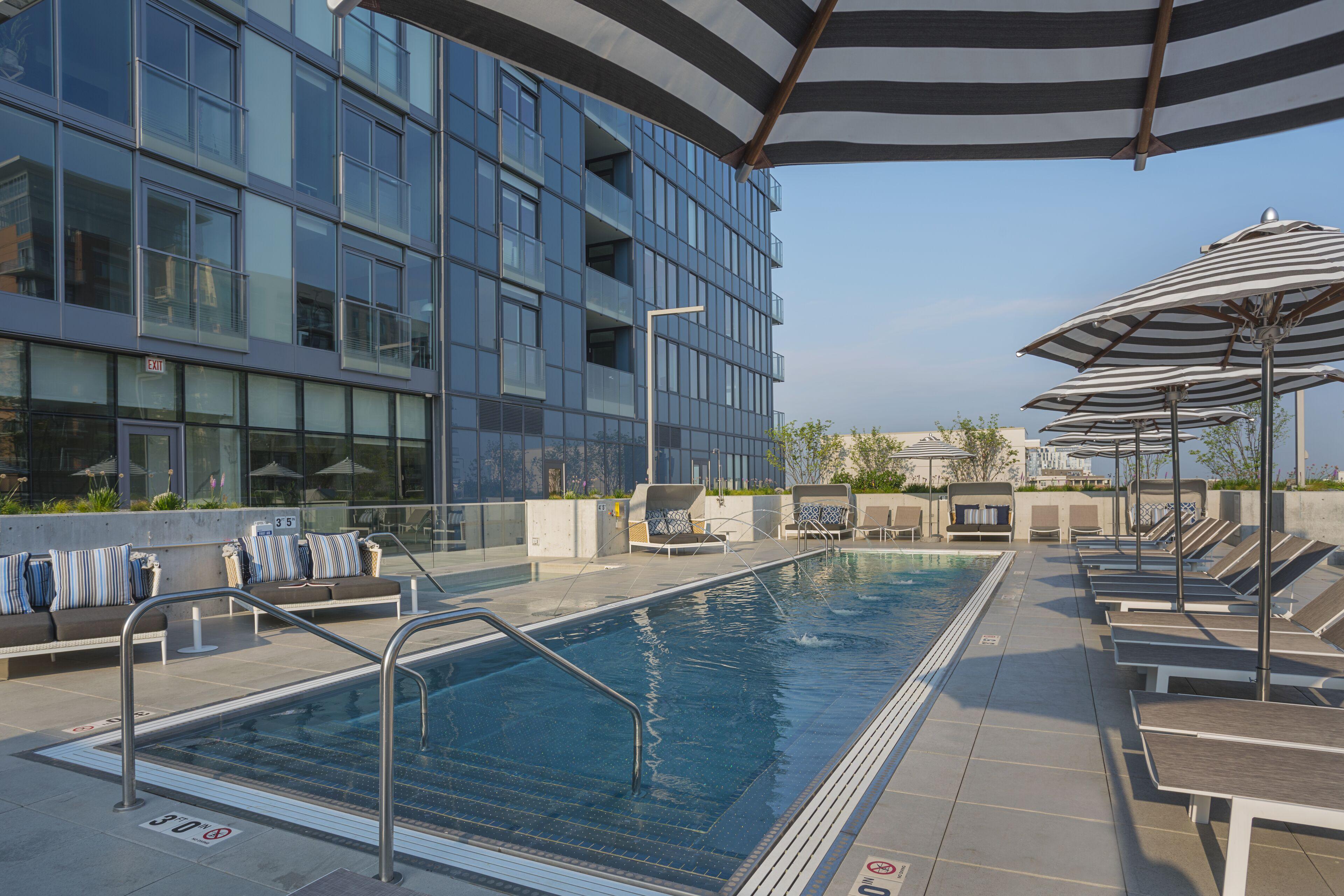 Level - Old Town Hotel Chicago