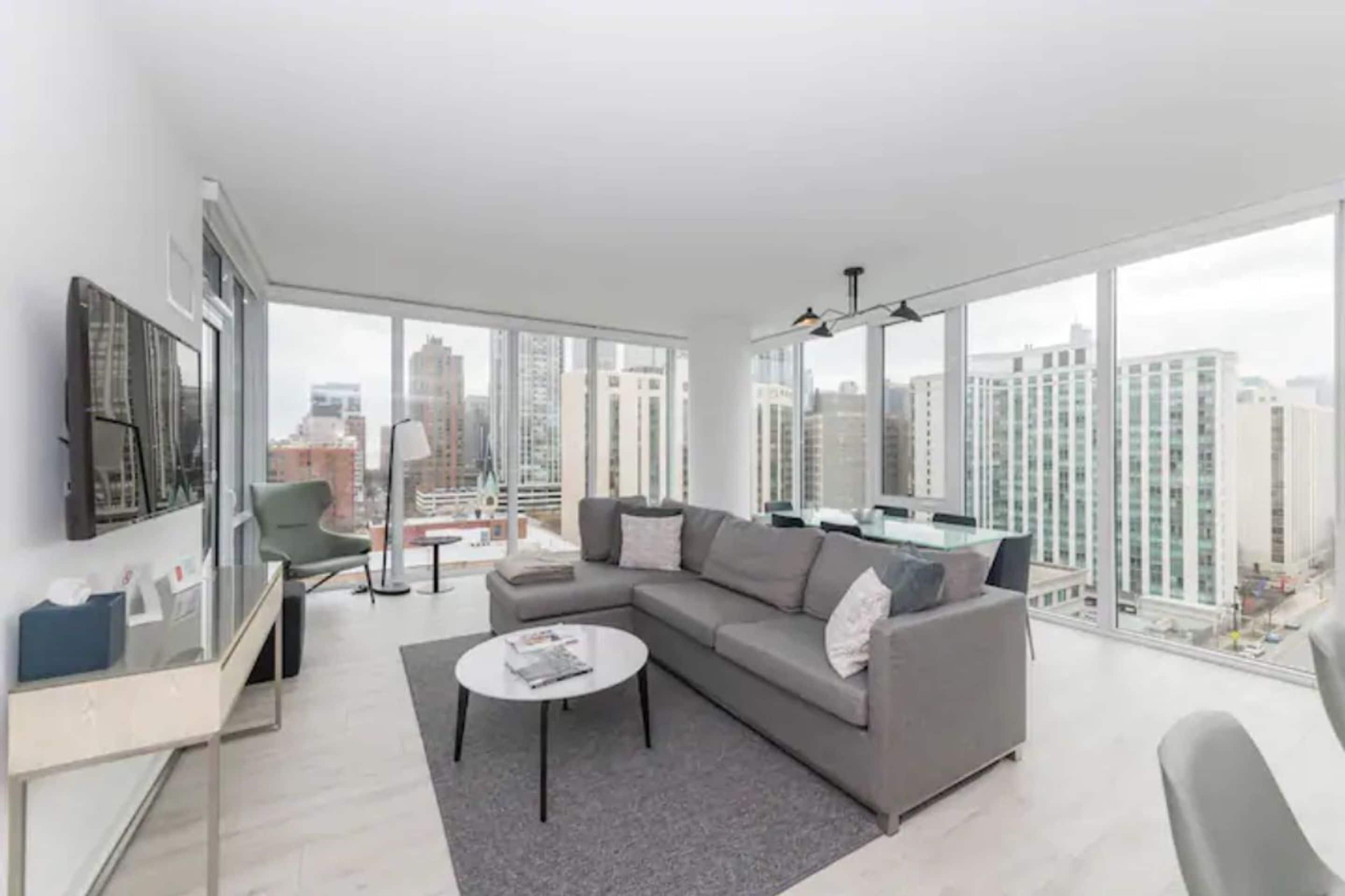 Level - Old Town Chicago