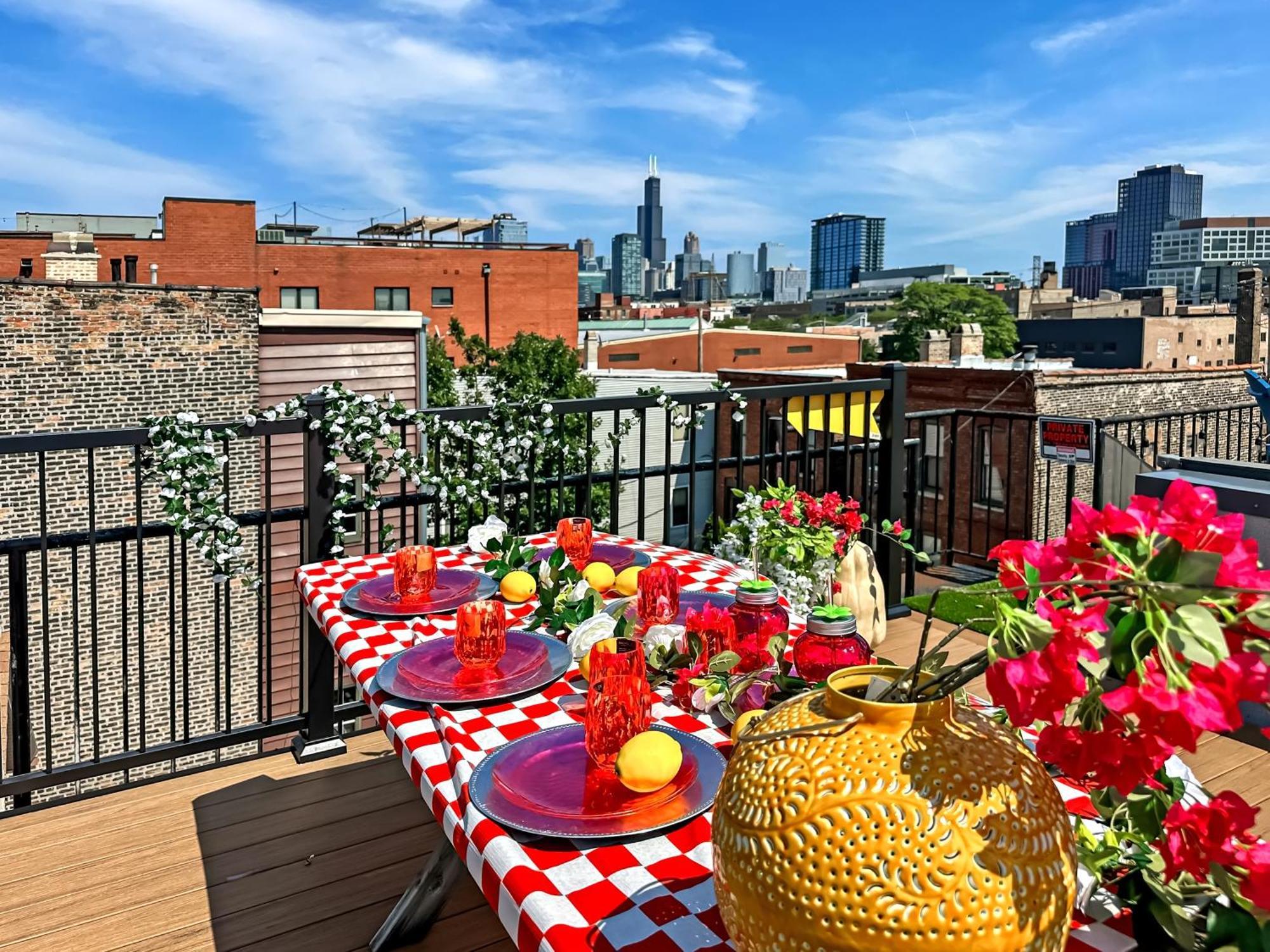 Art Downtown Fulton Market Entire 3 Bedroom Sleep10 Private Garage Roof Ev Tesla *