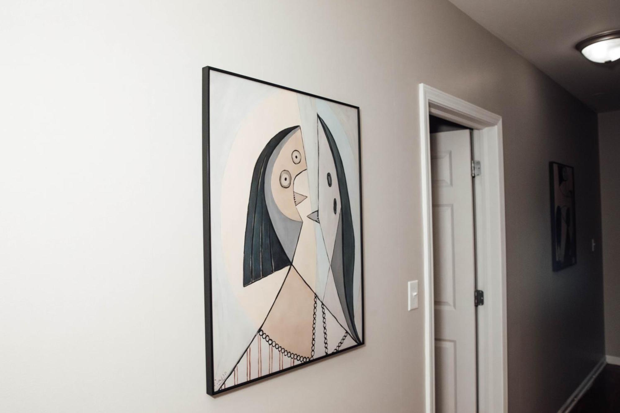 Modern & Spacious By Northwestern Hospital Bronzeville