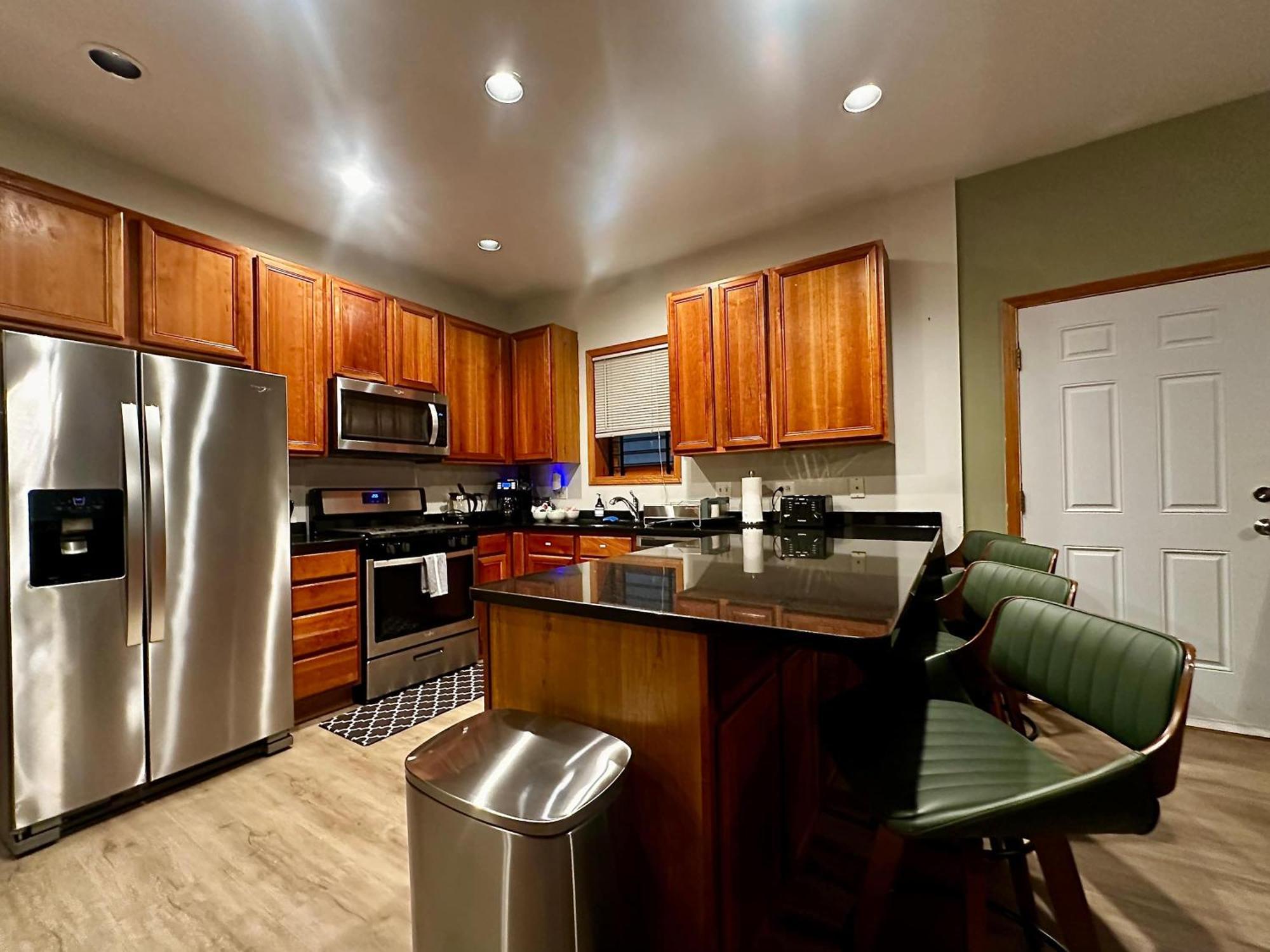 Apartment Billiards Patio Parking