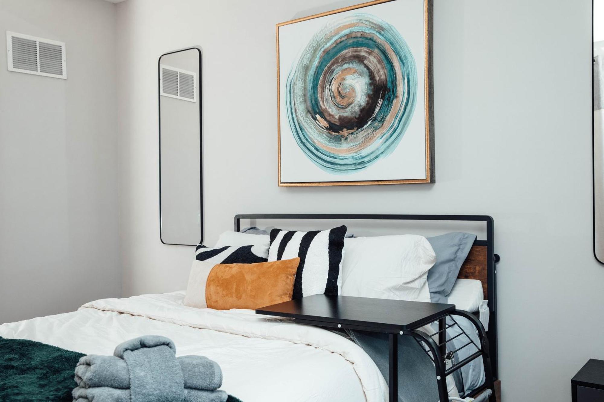 Modern & Spacious By Northwestern Hospital Bronzeville Apartment