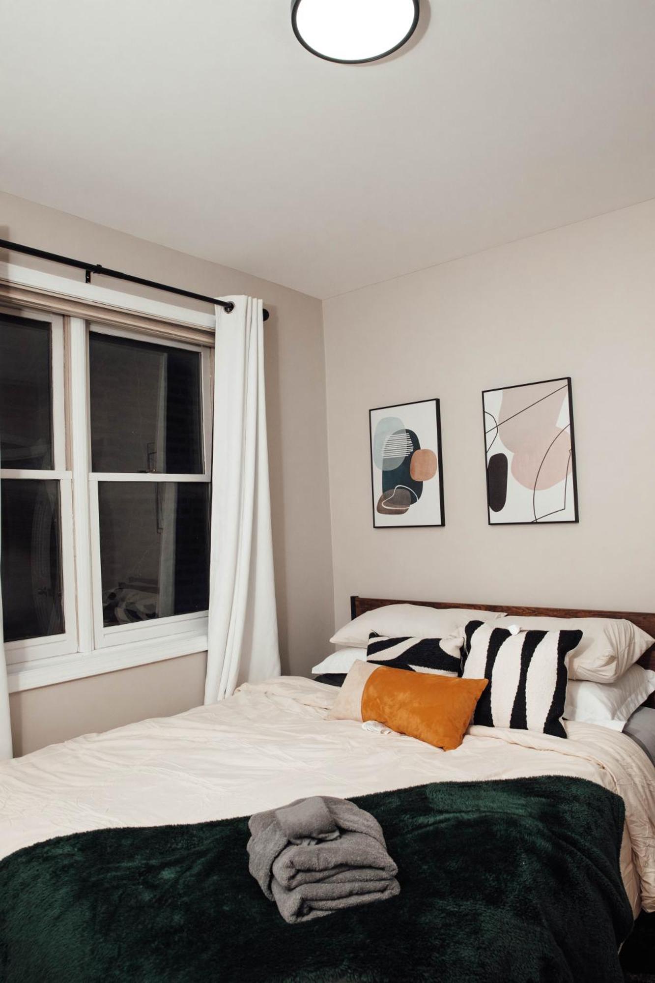 Modern & Spacious By Northwestern Hospital Bronzeville