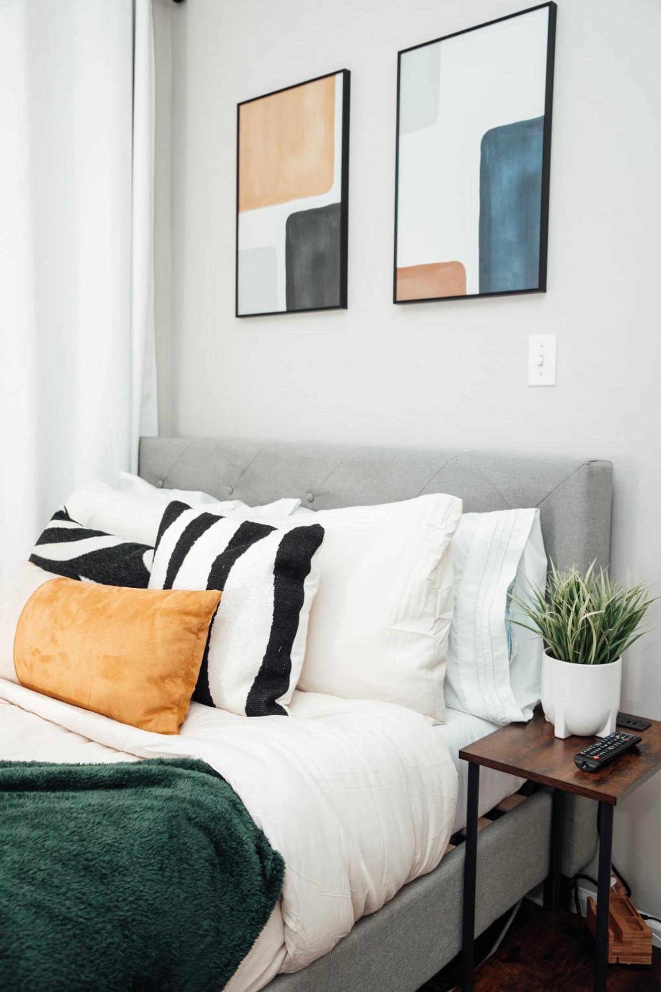 Modern & Spacious By Northwestern Hospital Bronzeville * Chicago