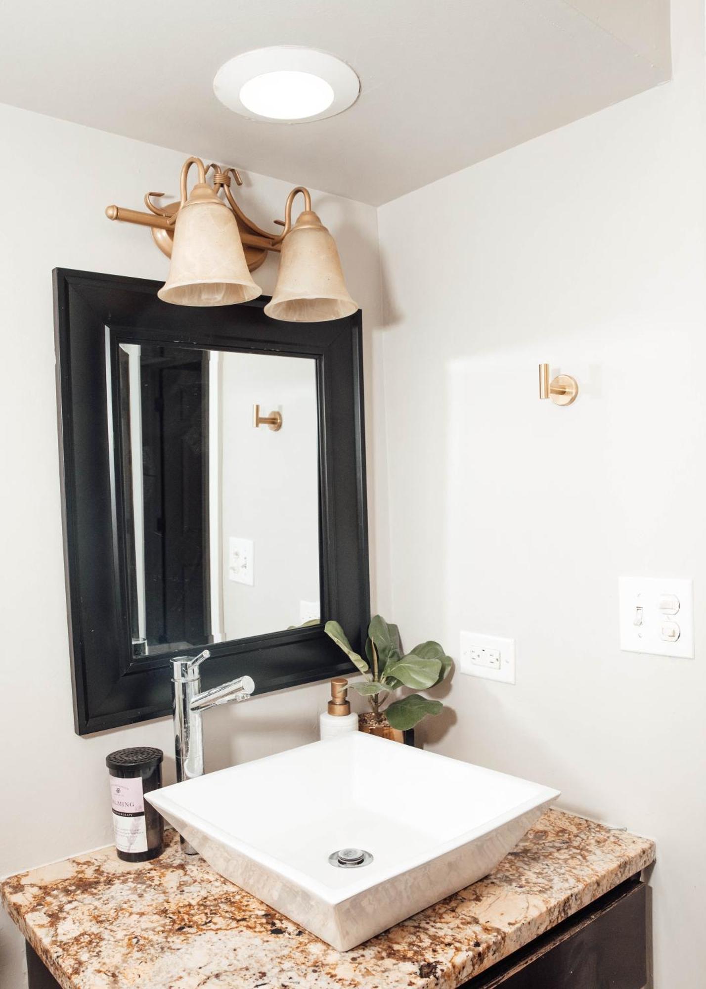 Modern & Spacious By Northwestern Hospital Bronzeville * Chicago