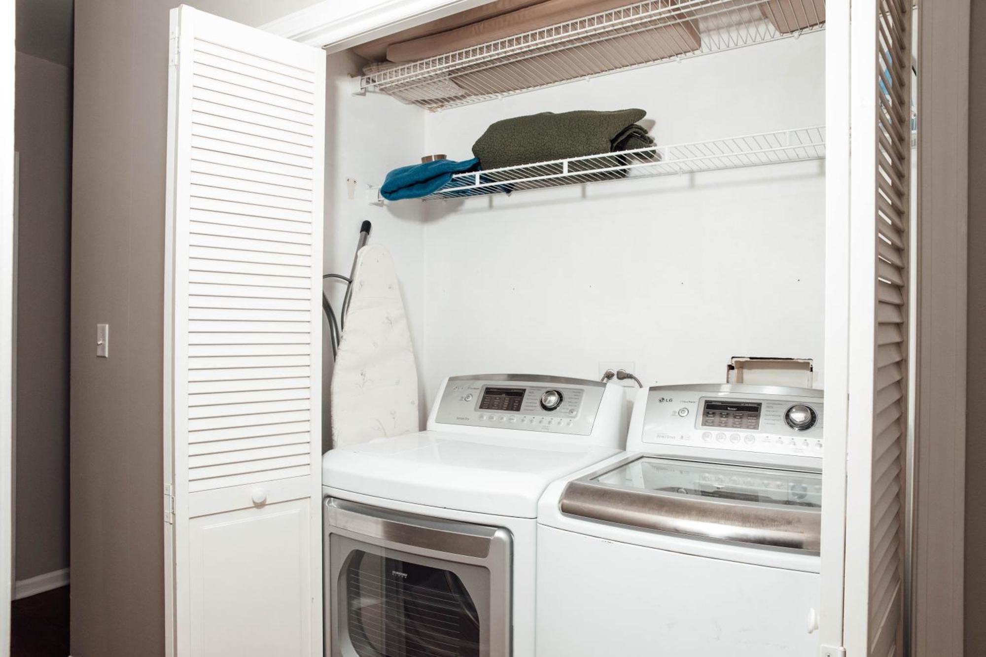 Modern & Spacious By Northwestern Hospital Bronzeville Apartment