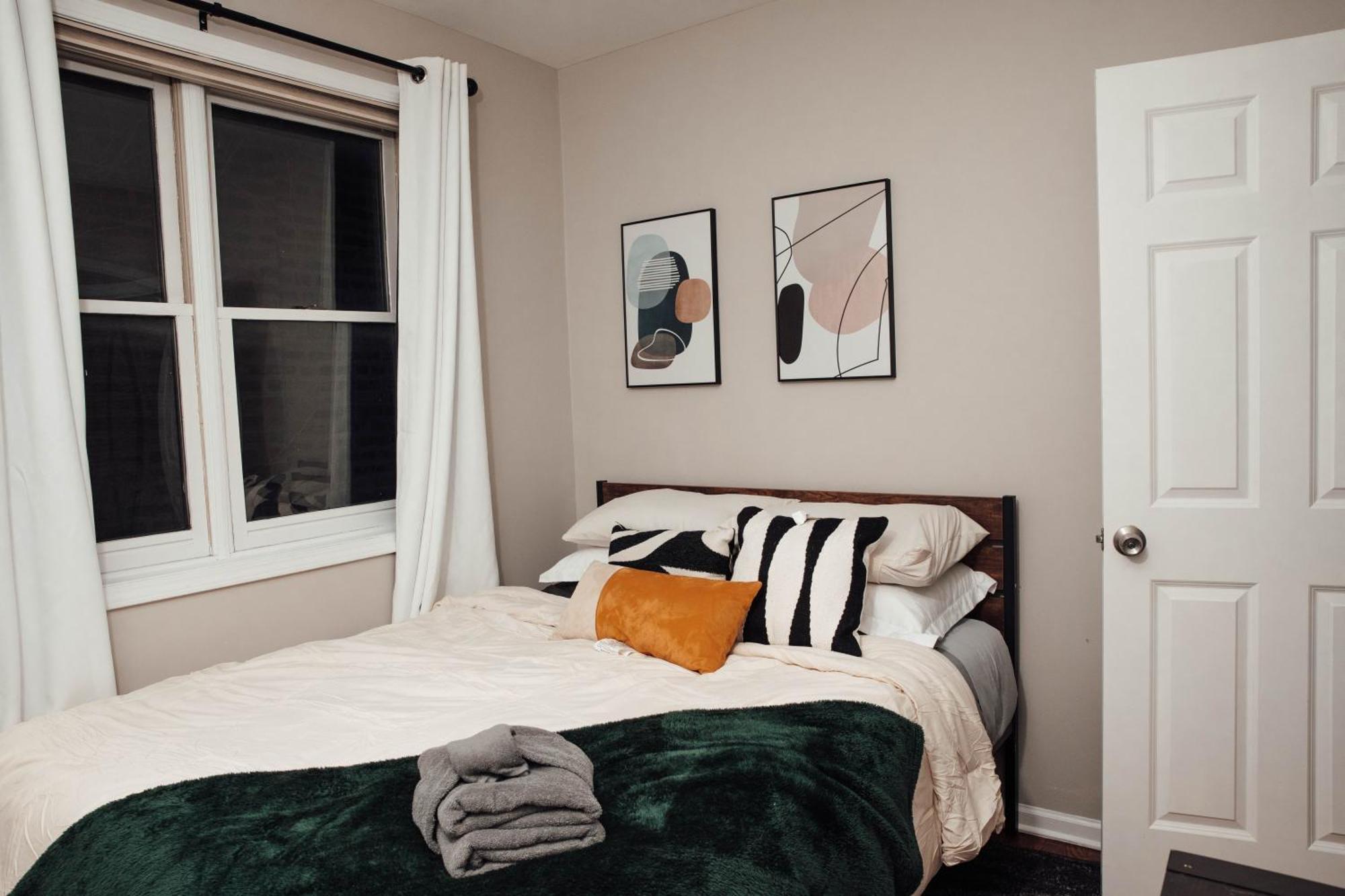 Modern & Spacious By Northwestern Hospital Bronzeville *