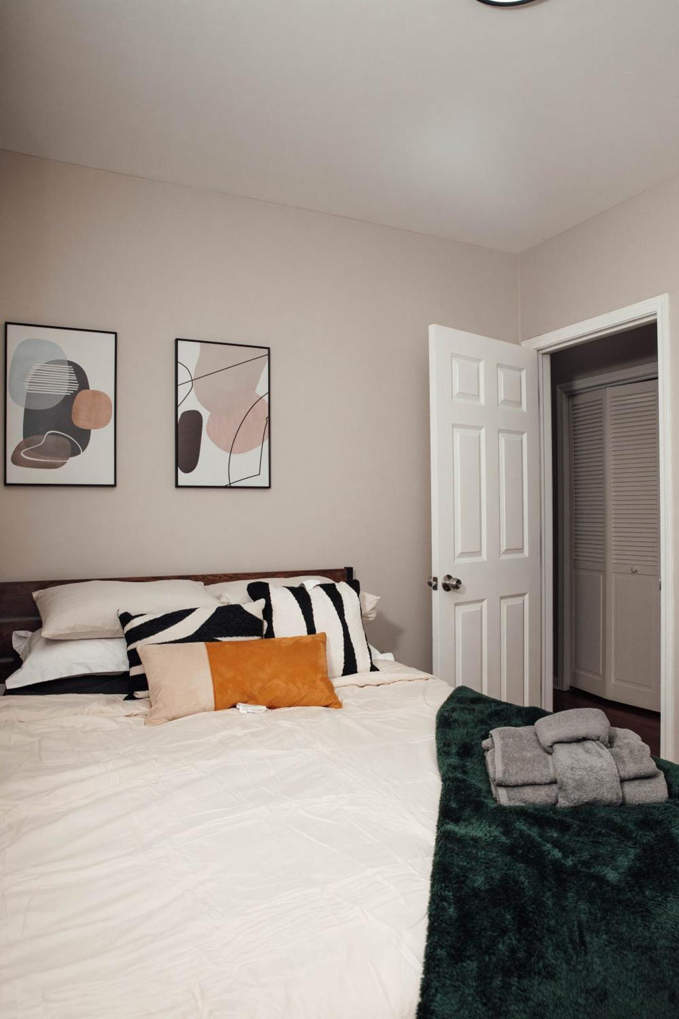 Apartment Modern & Spacious By Northwestern Hospital Bronzeville Chicago