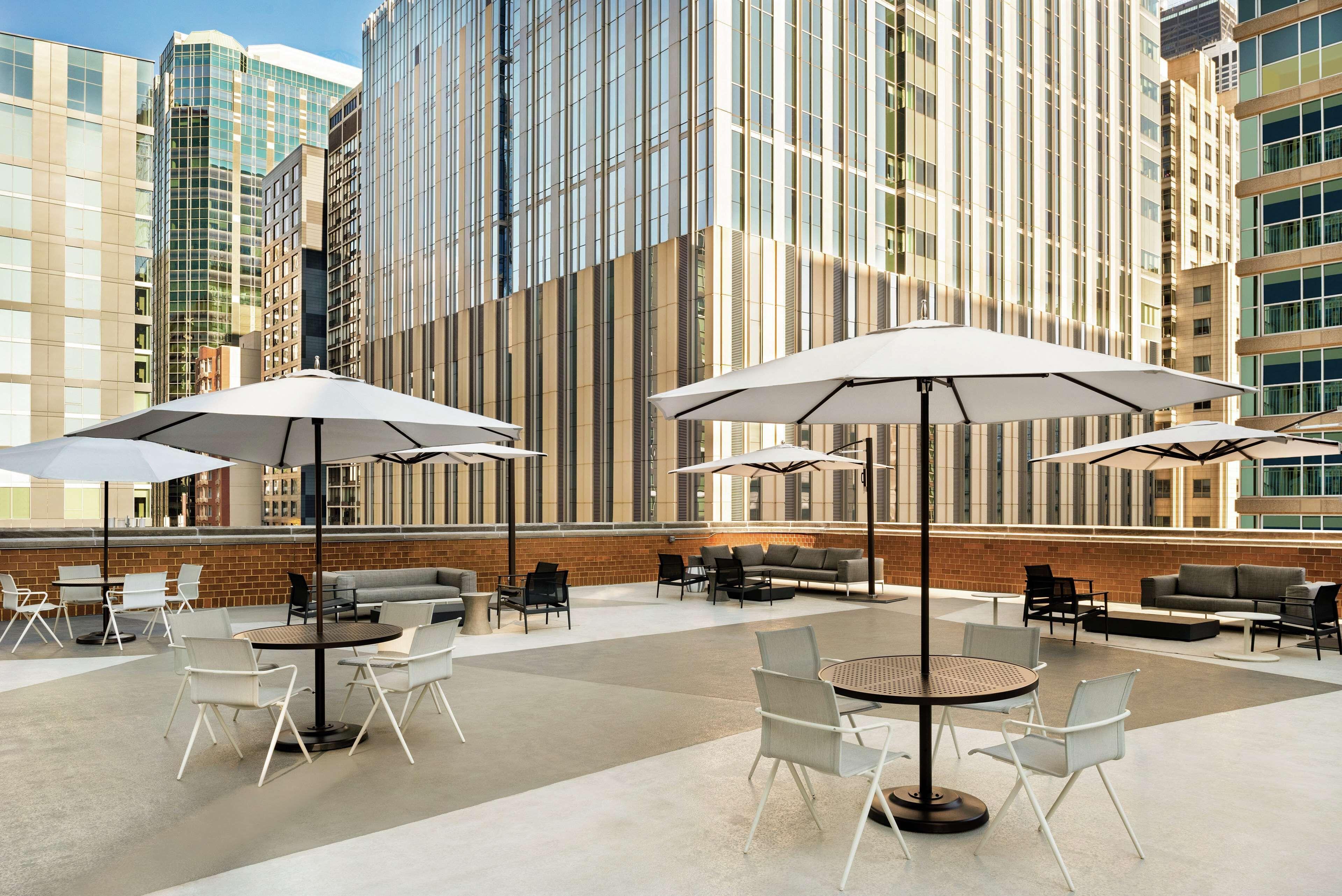 Hilton Grand Vacations Club Magnificent Mile Hotel 3*