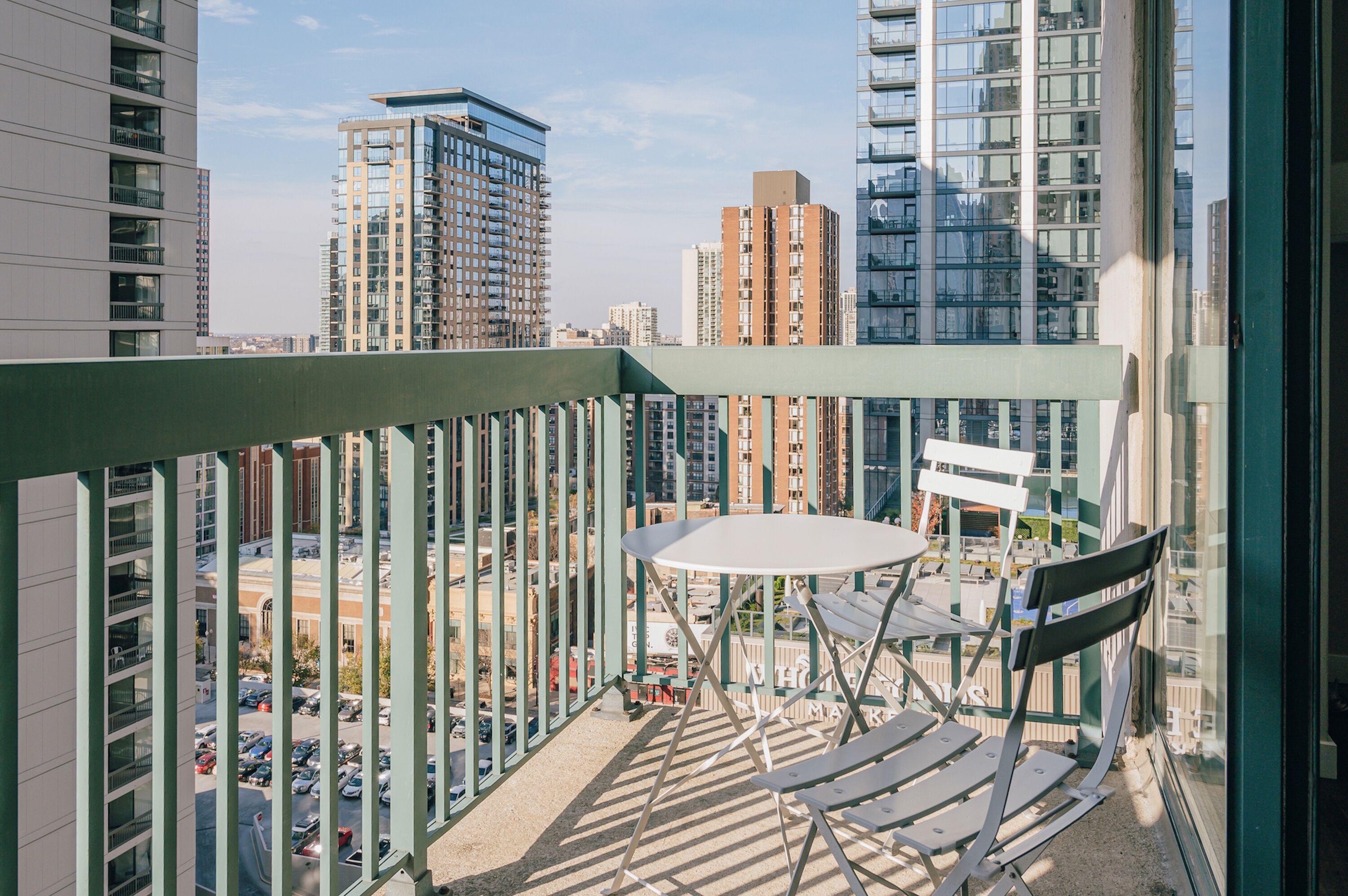 Kasa Magnificent Mile Aparthotel 4*