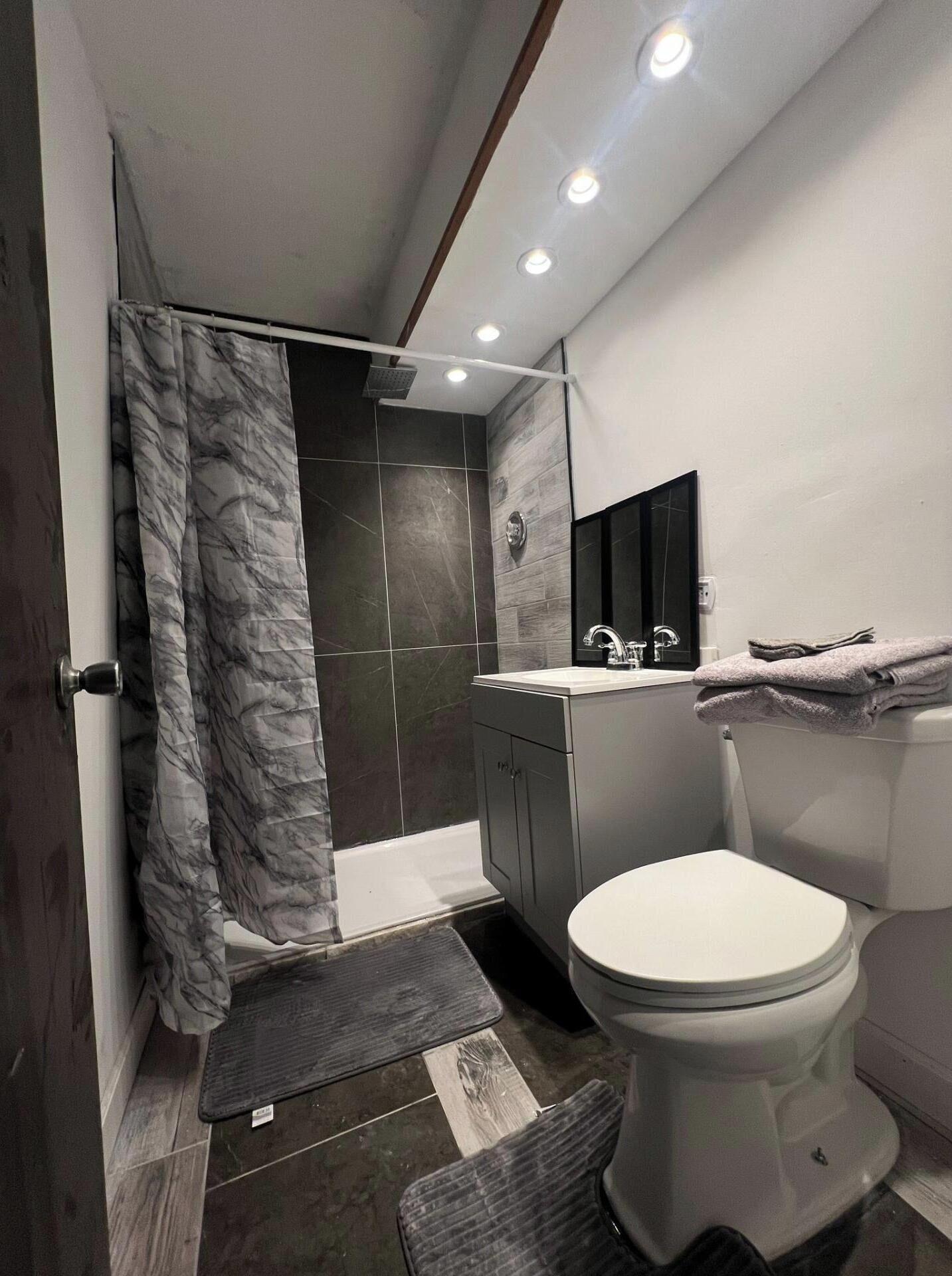 By Oyo I-90 2* Chicago