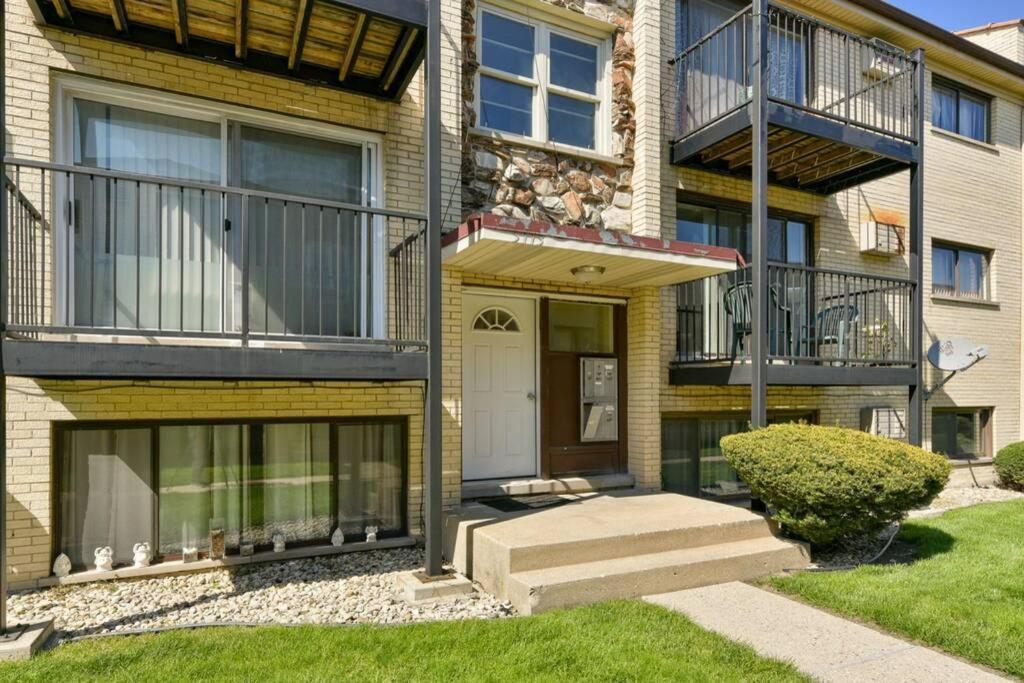 Entire With Complete Privacy Near O'hare Apartment Chicago