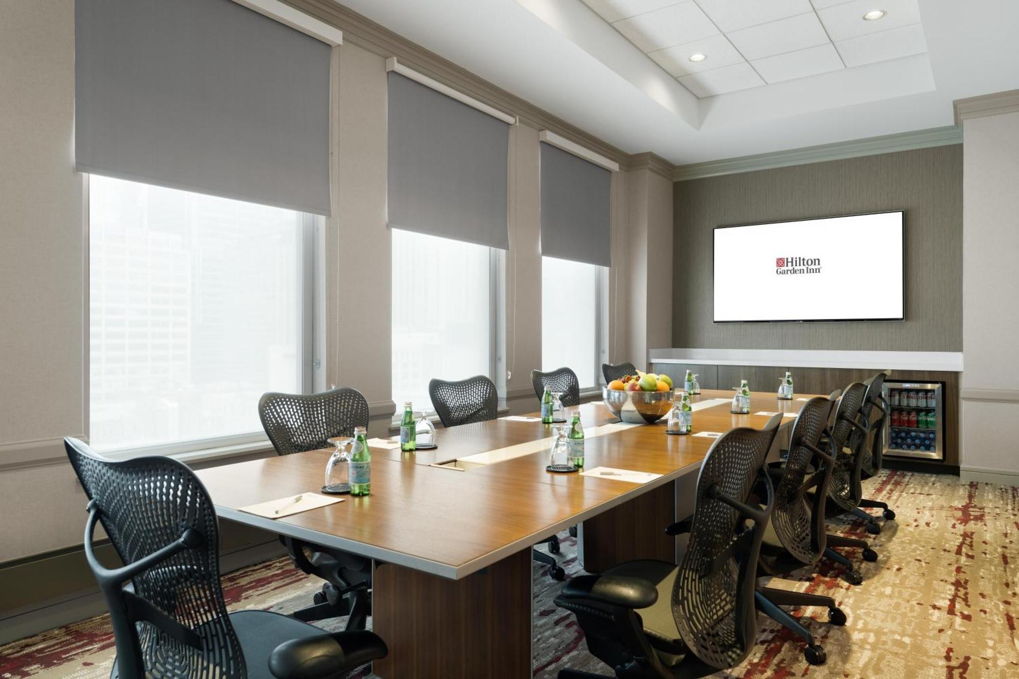 Hilton Garden Downtown/magnificent Mile 3*