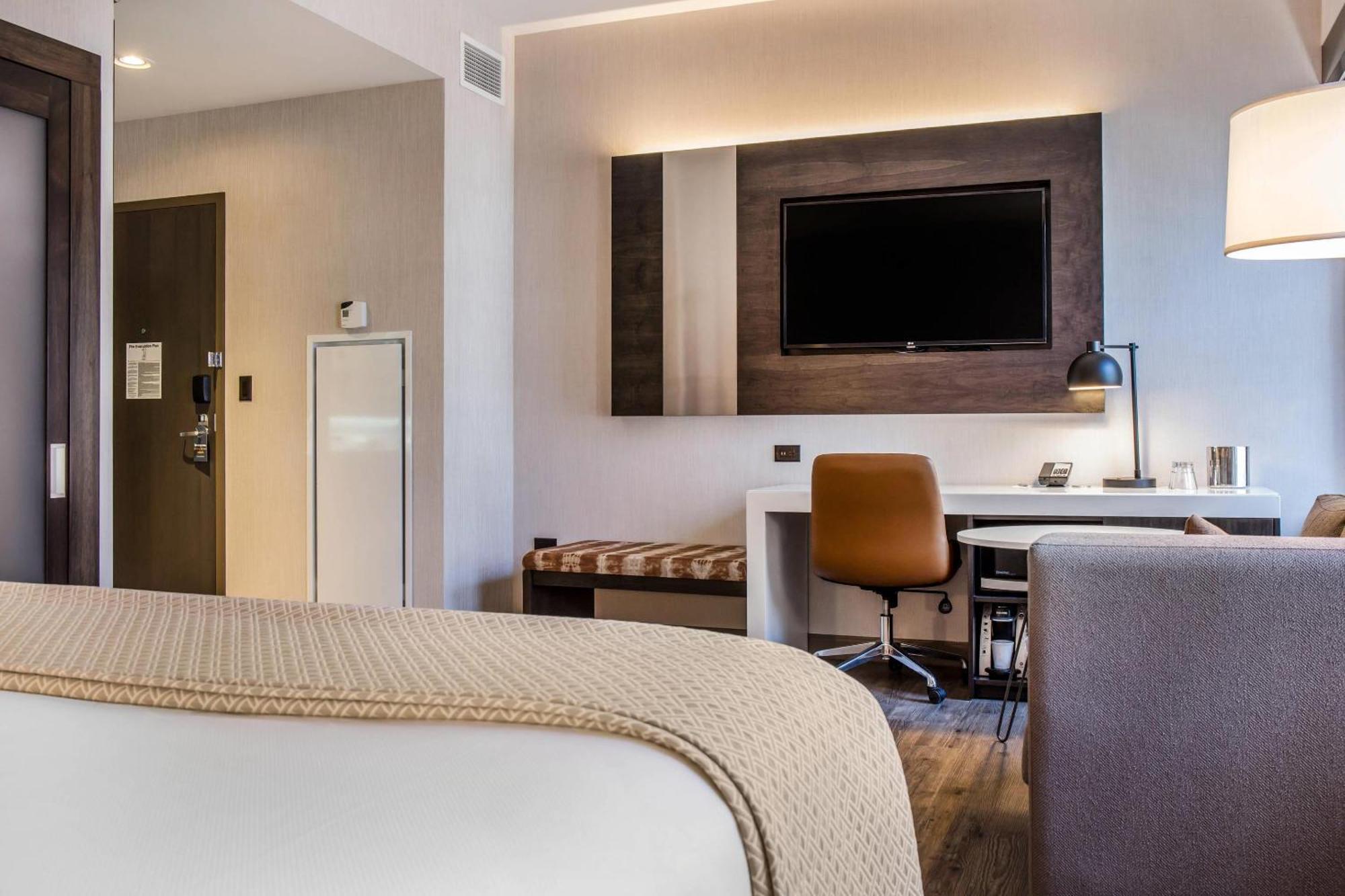 Cambria Loop - Theatre District Hotel