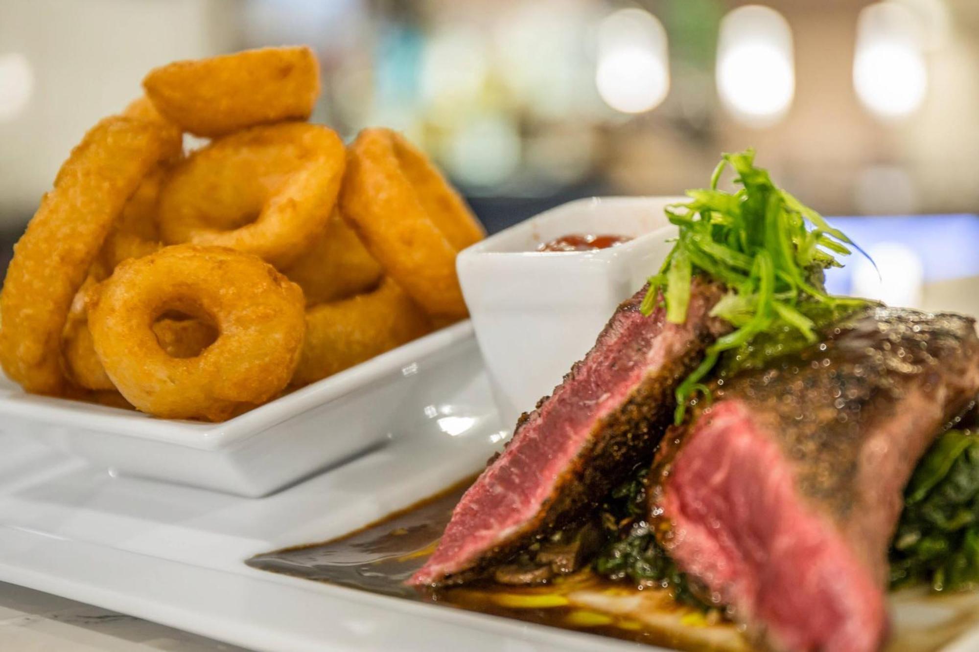 Cambria Loop - Theatre District Hotel