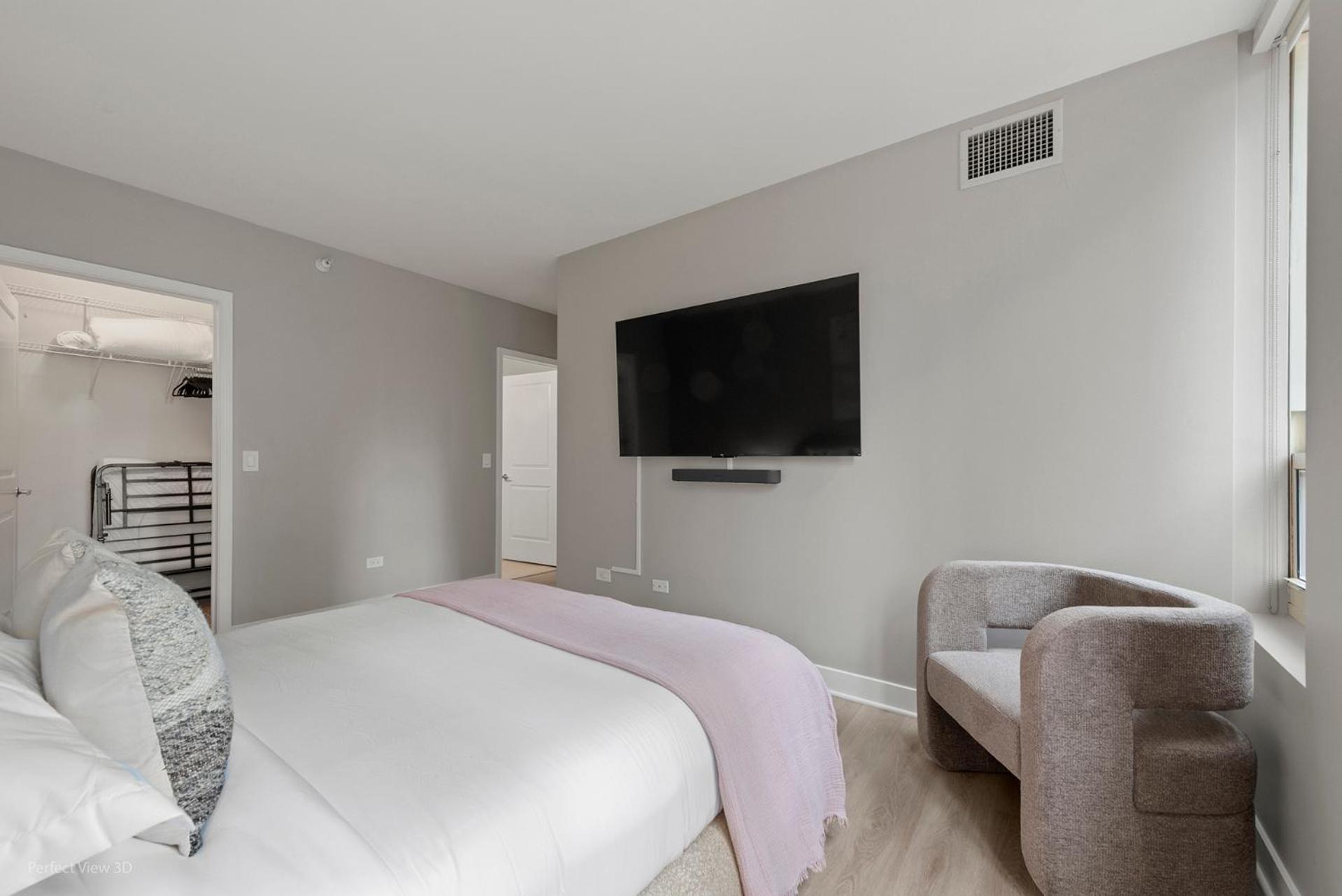 The Bernardin Gold Coast Luxury Near Magnificent Mile