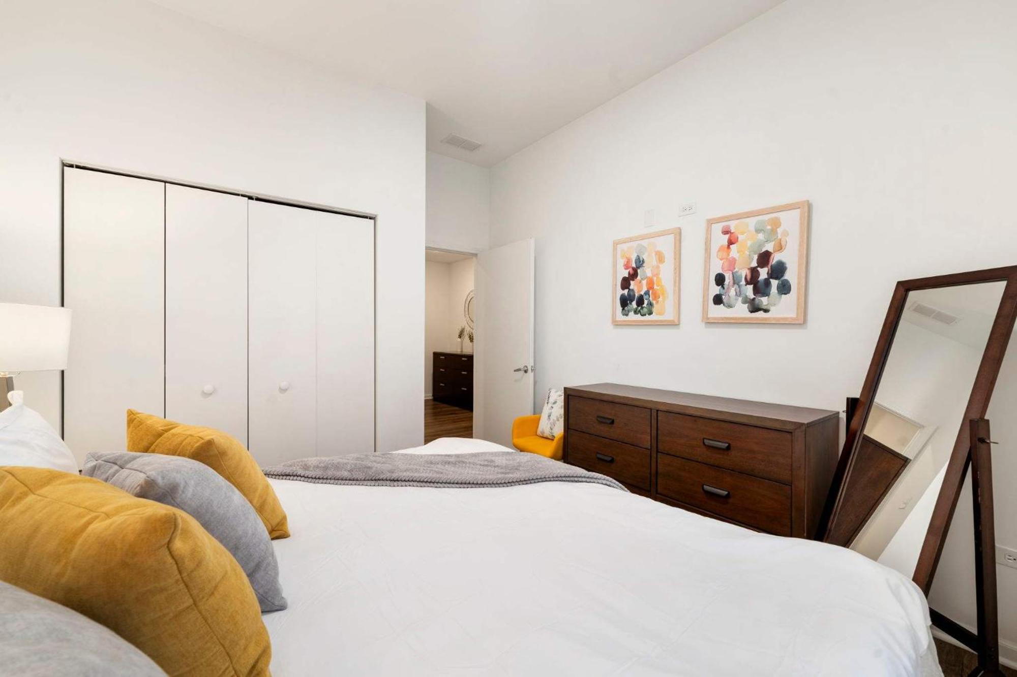 Stylish 3br Gem In Prime Location Chicago