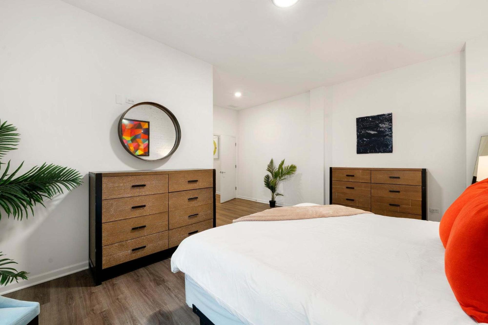 Stylish 3br Gem In Prime Location Holiday home Chicago