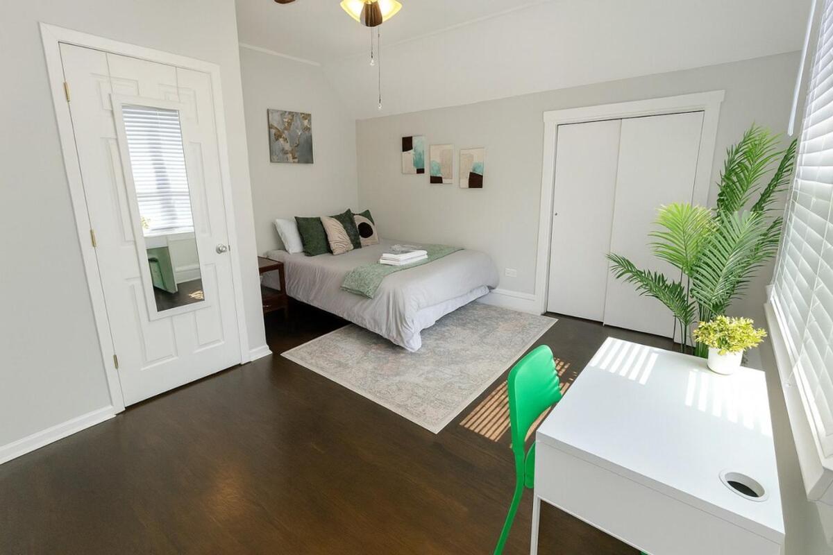 Apartment Cute And Spacious Wrigleyville - Private Deck Chicago