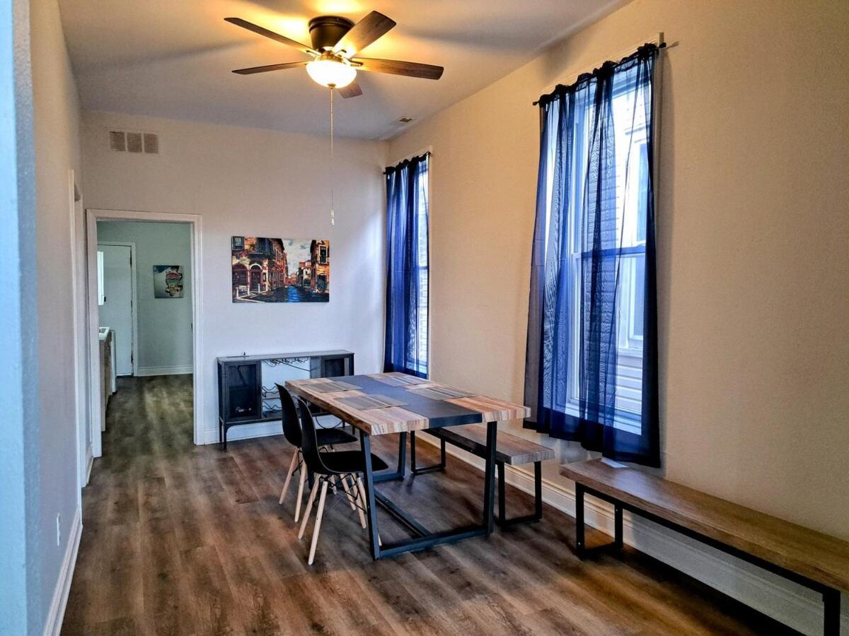Sunny Pilsen 2 Bed 1 Bath With Private Office * Chicago