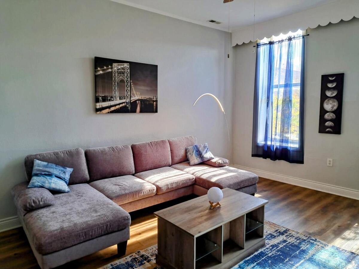 Sunny Pilsen 2 Bed 1 Bath With Private Office * Chicago