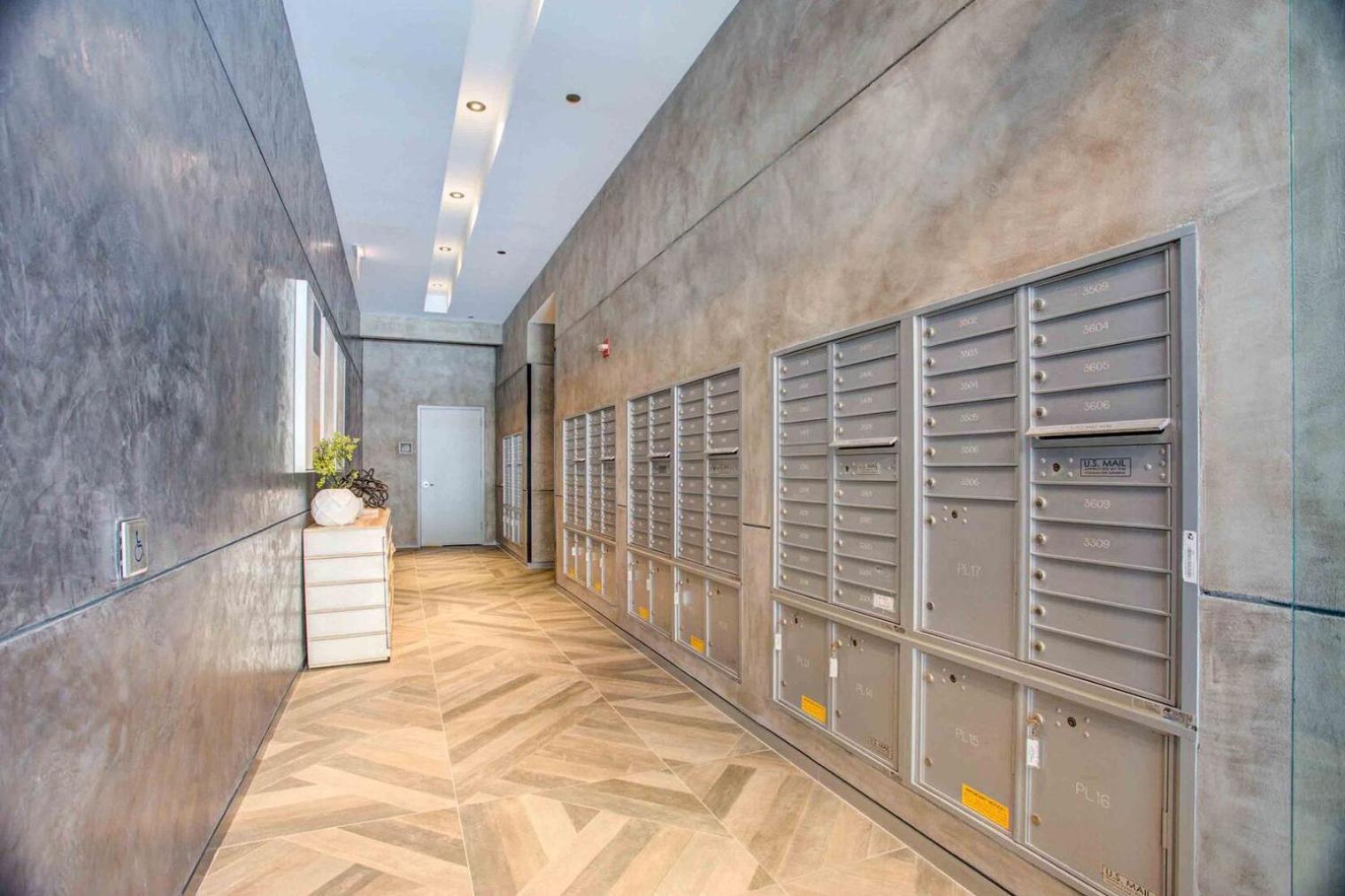 Blueground River North Pool Gym Nr Mile Chi-1144 * Chicago