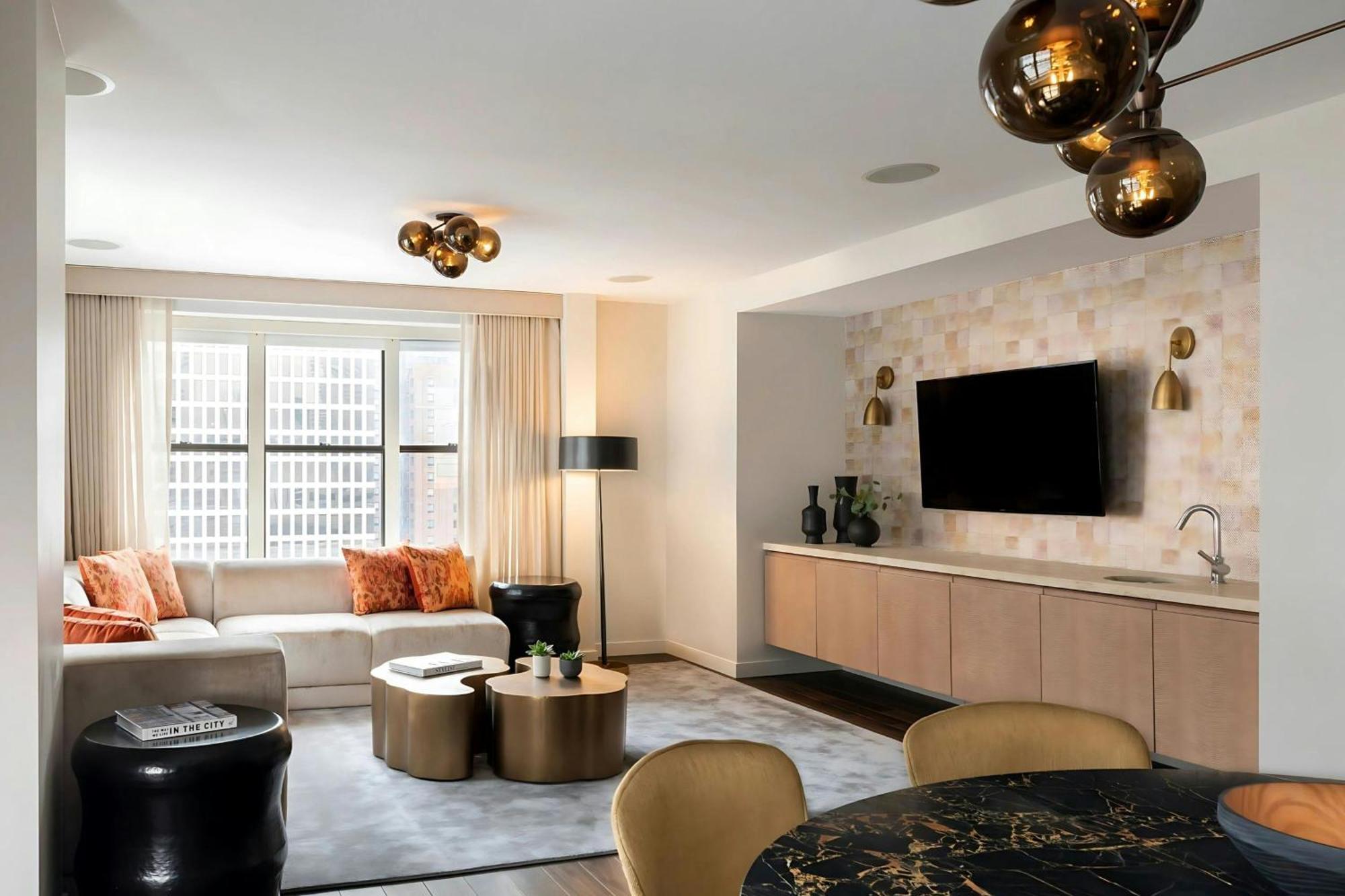 55 Downtown 4*