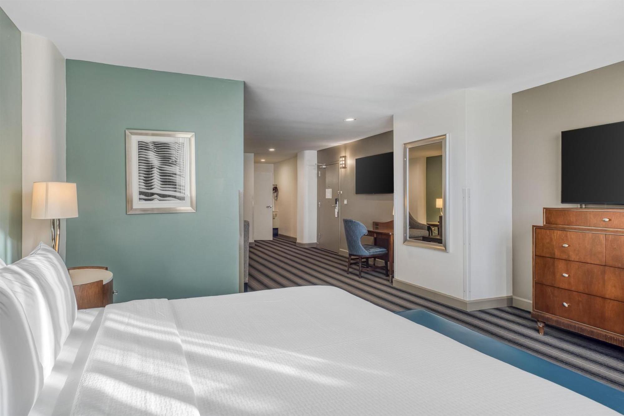 Hotel Western Downtown-river North 3*