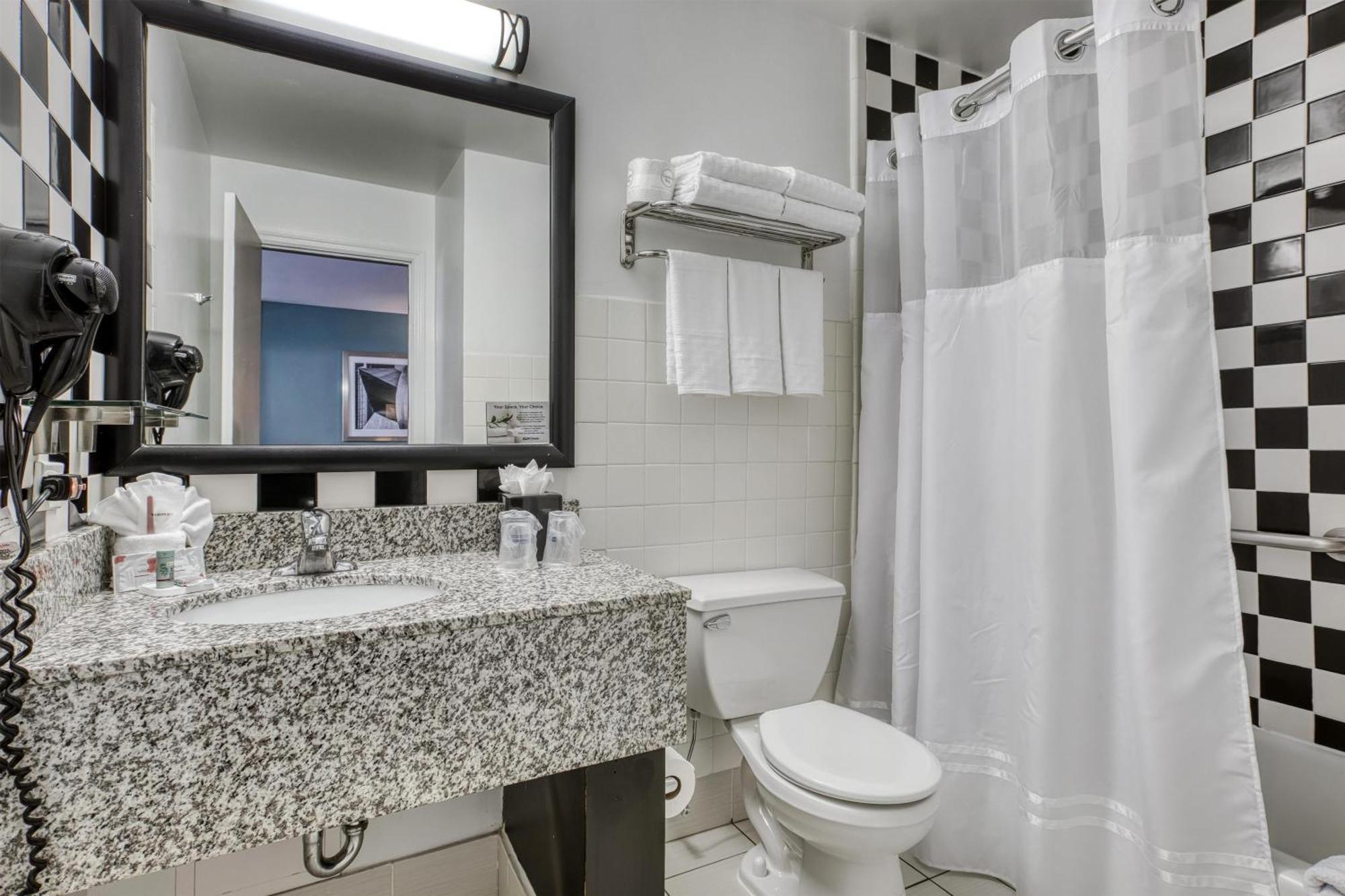 Hotel Western Downtown-river North 3*