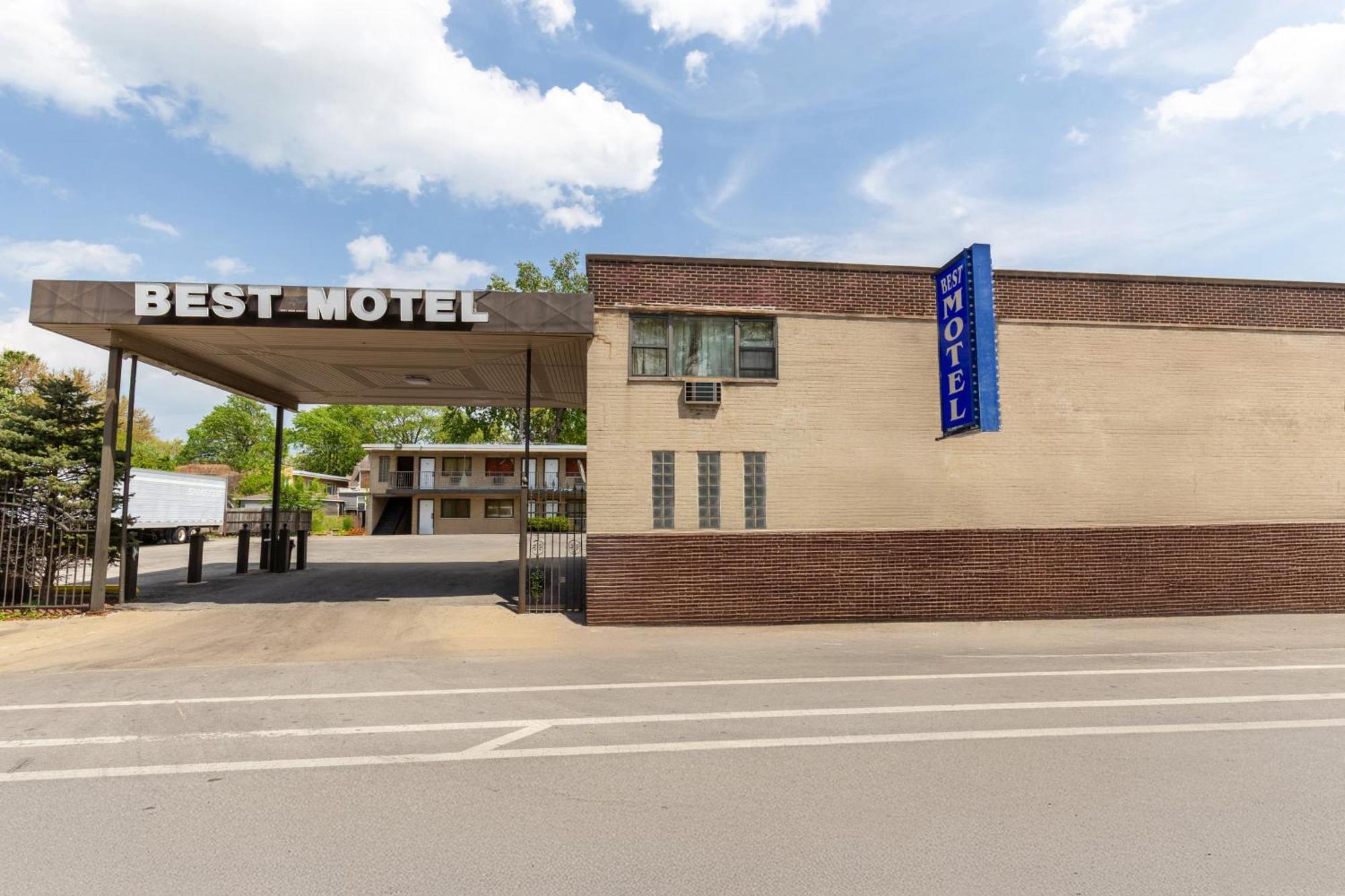 By Oyo I-90 Motel 2*