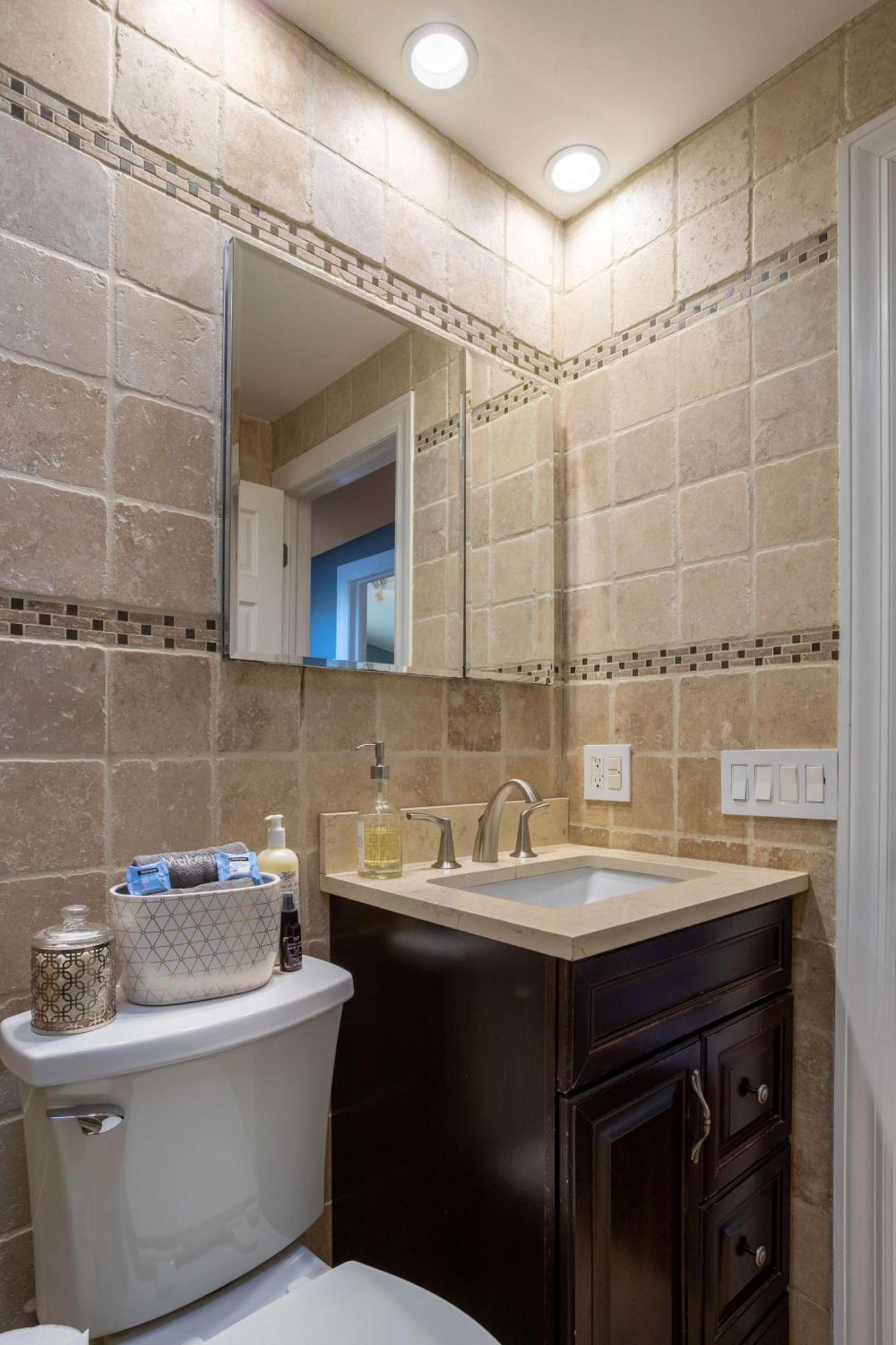 Holiday home 3-story Townhome Free Parking Private Patio Washer-dryer Chicago