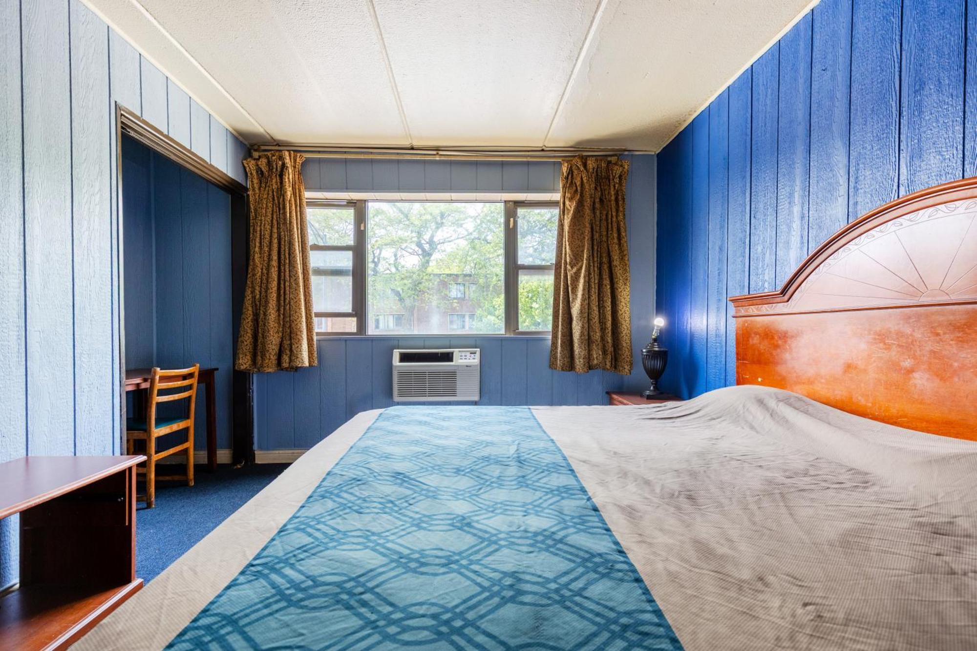 By Oyo I-90 Motel 2*