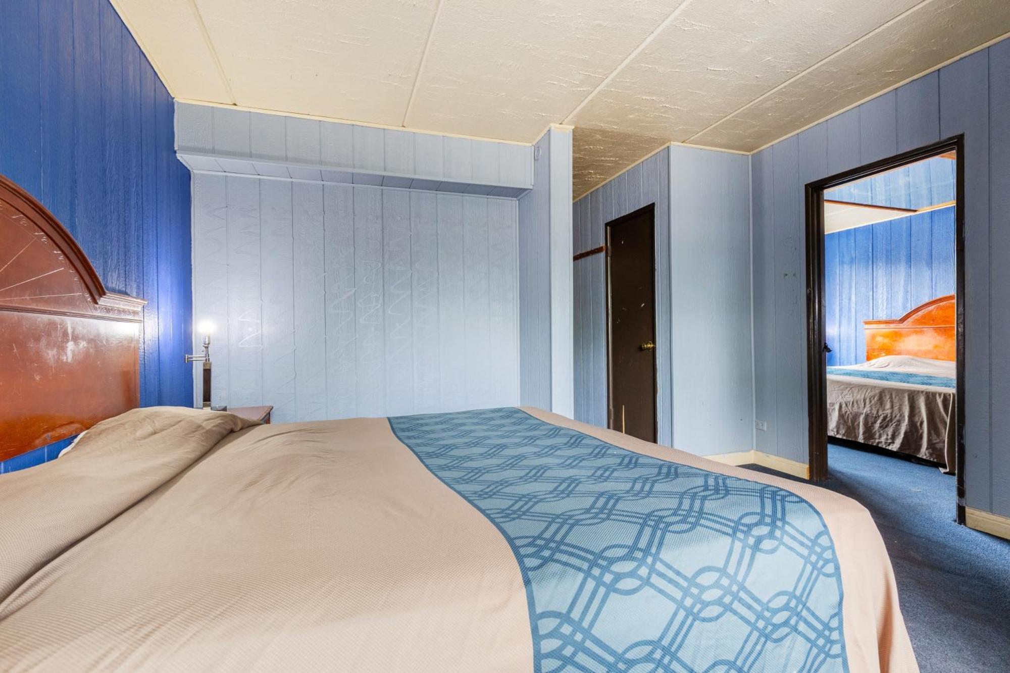 By Oyo I-90 2* Chicago