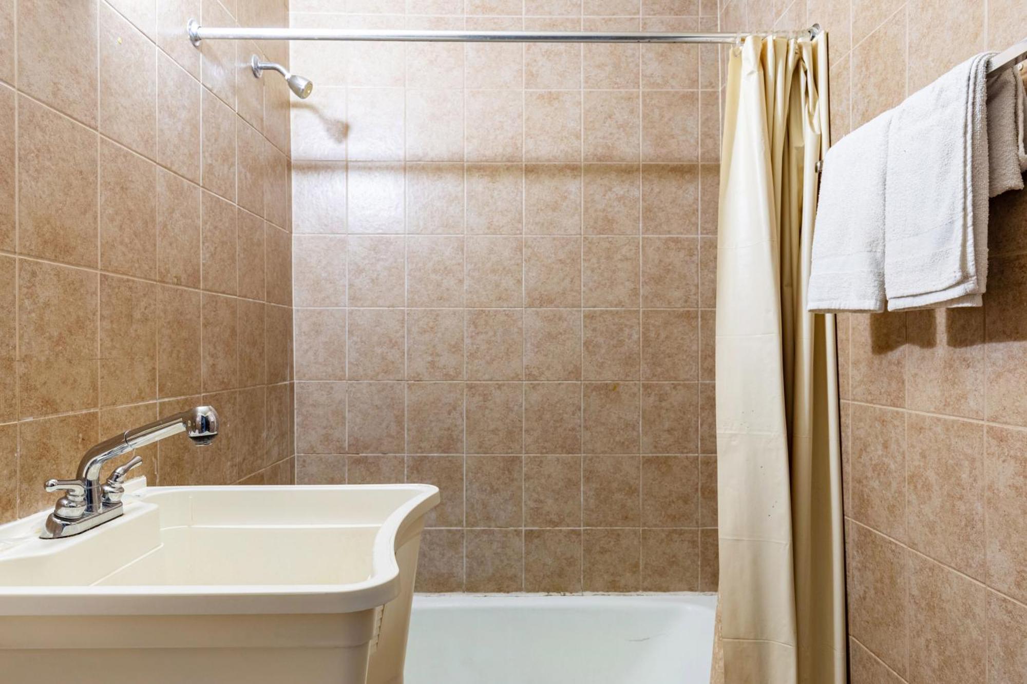 By Oyo I-90 Motel Chicago