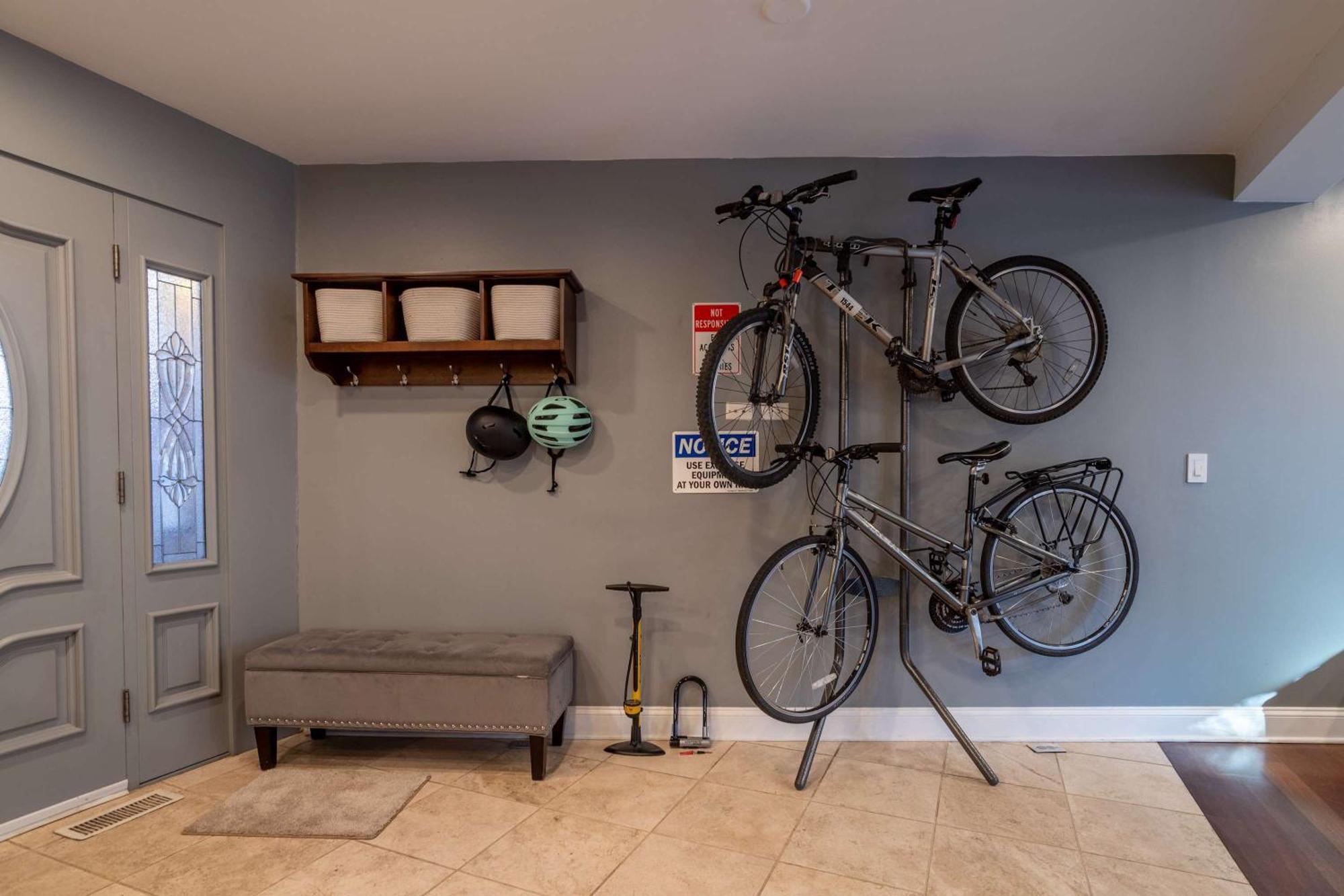 Holiday home 3-story Townhome Free Parking Private Patio Washer-dryer Chicago