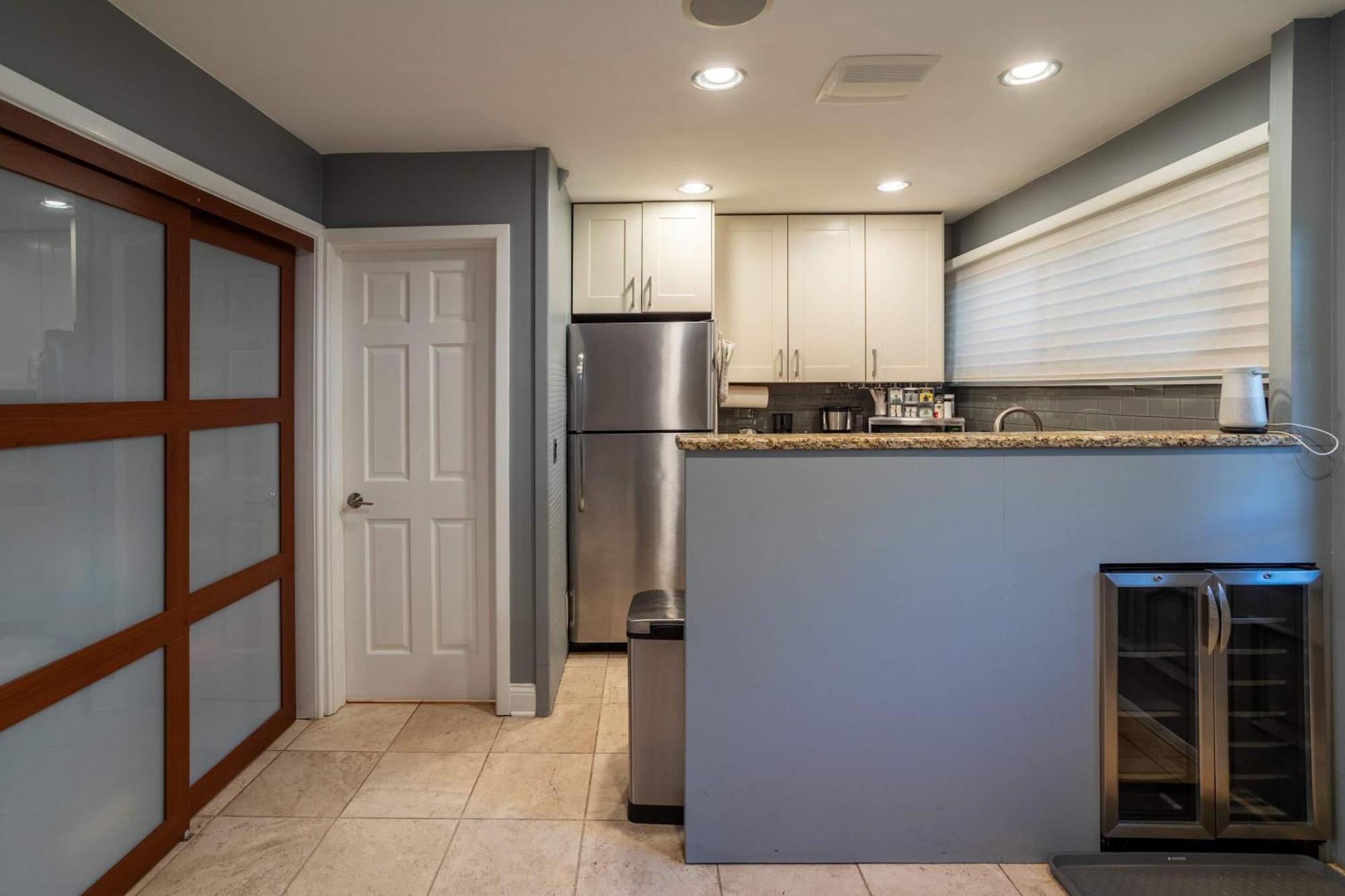 3-story Townhome Free Parking Private Patio Washer-dryer Holiday home Chicago