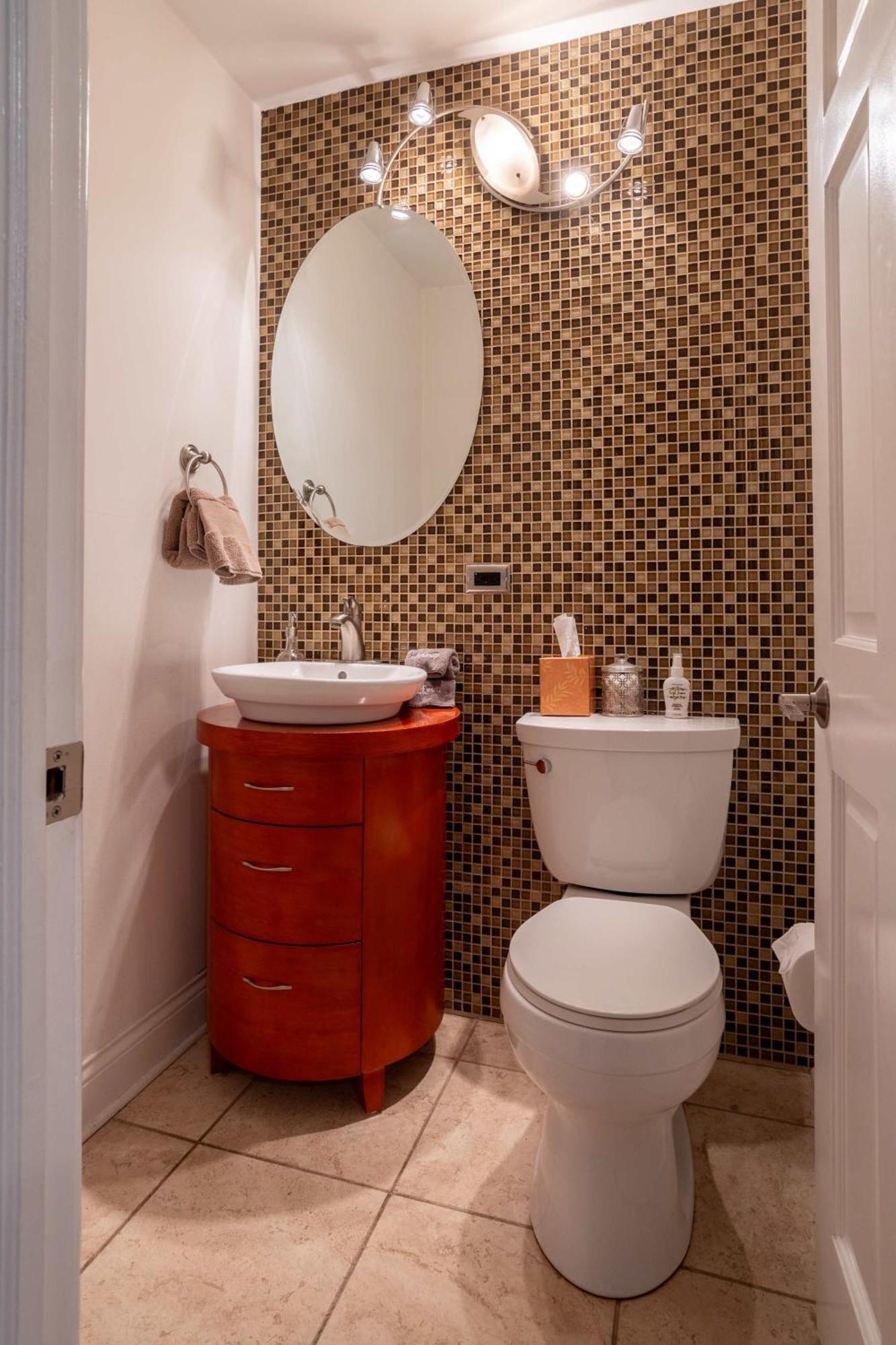 3-story Townhome Free Parking Private Patio Washer-dryer * Chicago