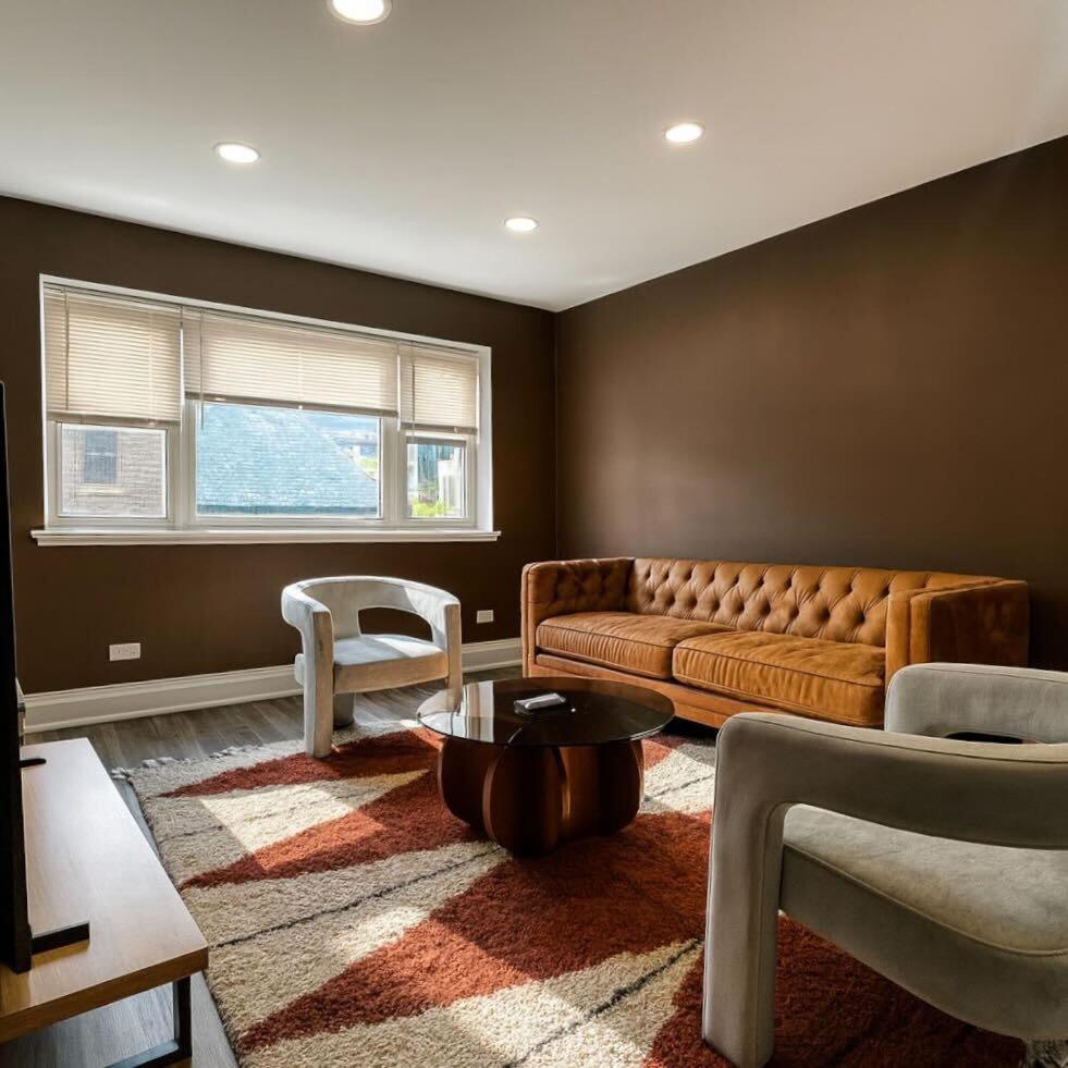 Quiet 1 Bedroom 1 Free Parking High Speed Wi-fi * Chicago