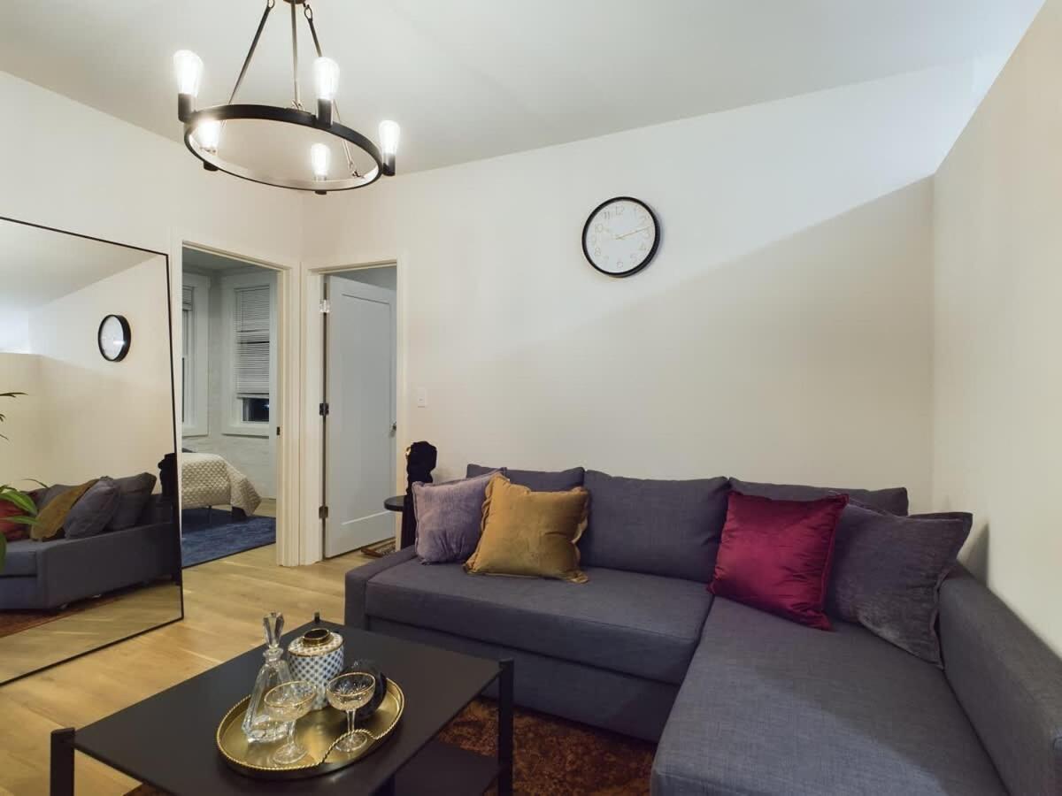 The Velvet Jazz Haus Apartment Chicago