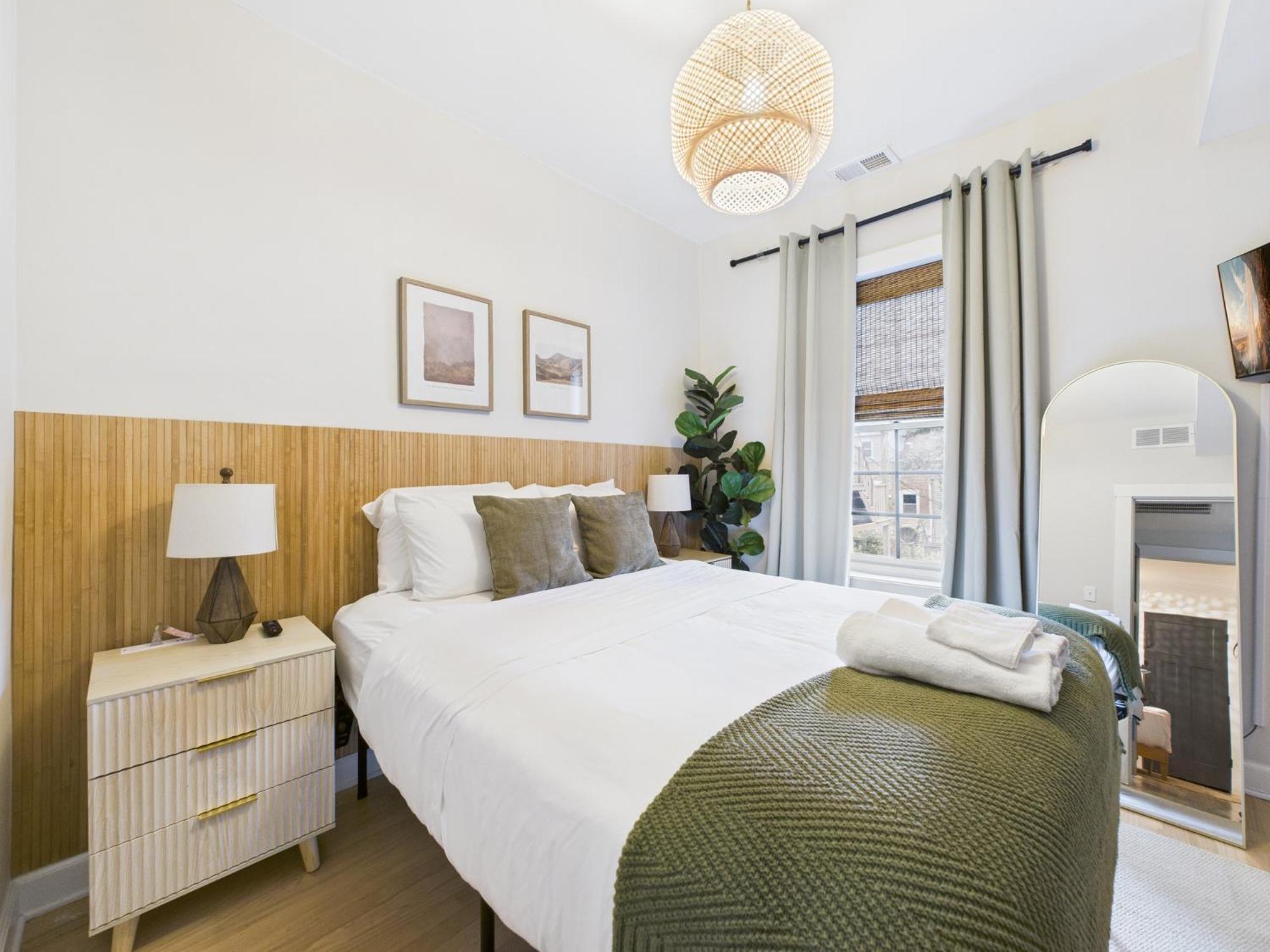 Boutique Hideaway Private Deck, Fire Pit *