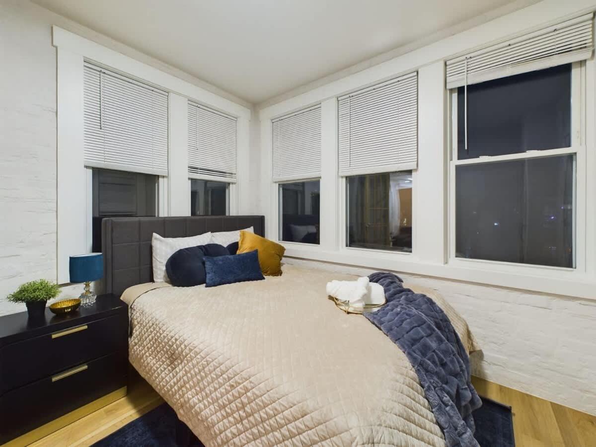 The Velvet Jazz Haus Chicago