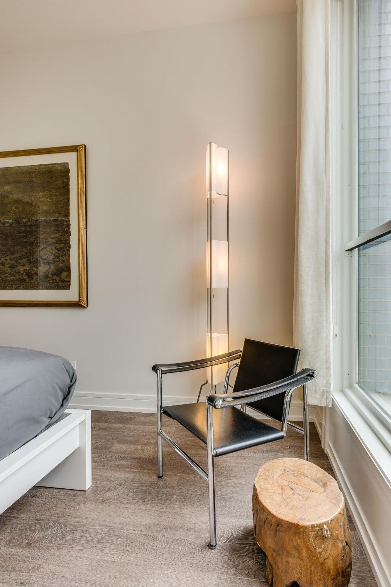 Designer 3br With Balcony & Elevator On Clark! Apts Apartment Chicago