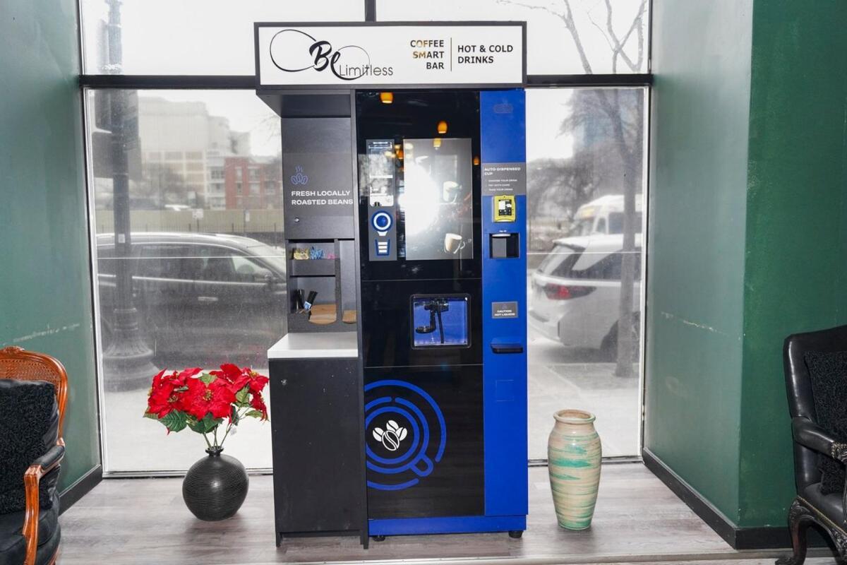 Apartment Business Ready 2br In South Loop With Skyline View, Optional Parking & Gym Access Close To Mccormick, Downtown & Cta Chicago