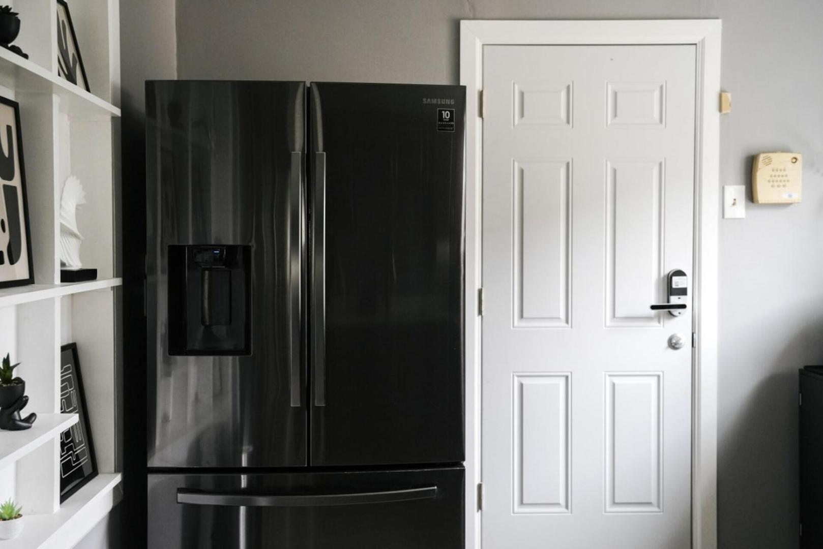 Apartment 2br W/ Workspace - Coffee Bar - Near Transit Chicago